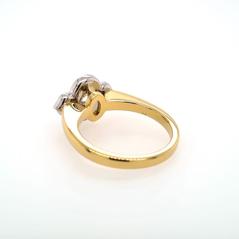 For Sale:  18ct Gold & Diamond Ring 