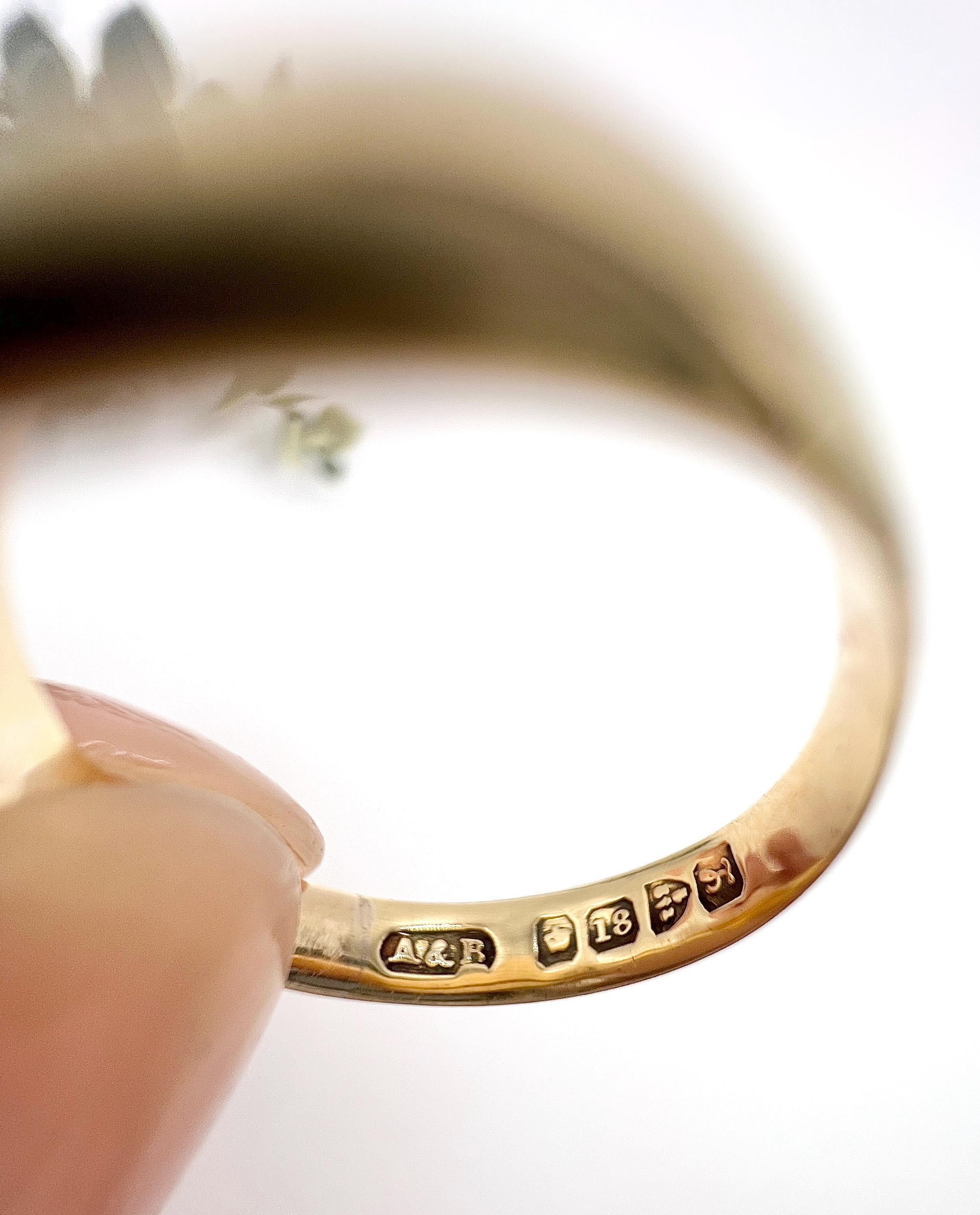 18ct Gold Edwardian Armoured Arm Crest Signet Ring Hallmarked Chester 1911 For Sale 2