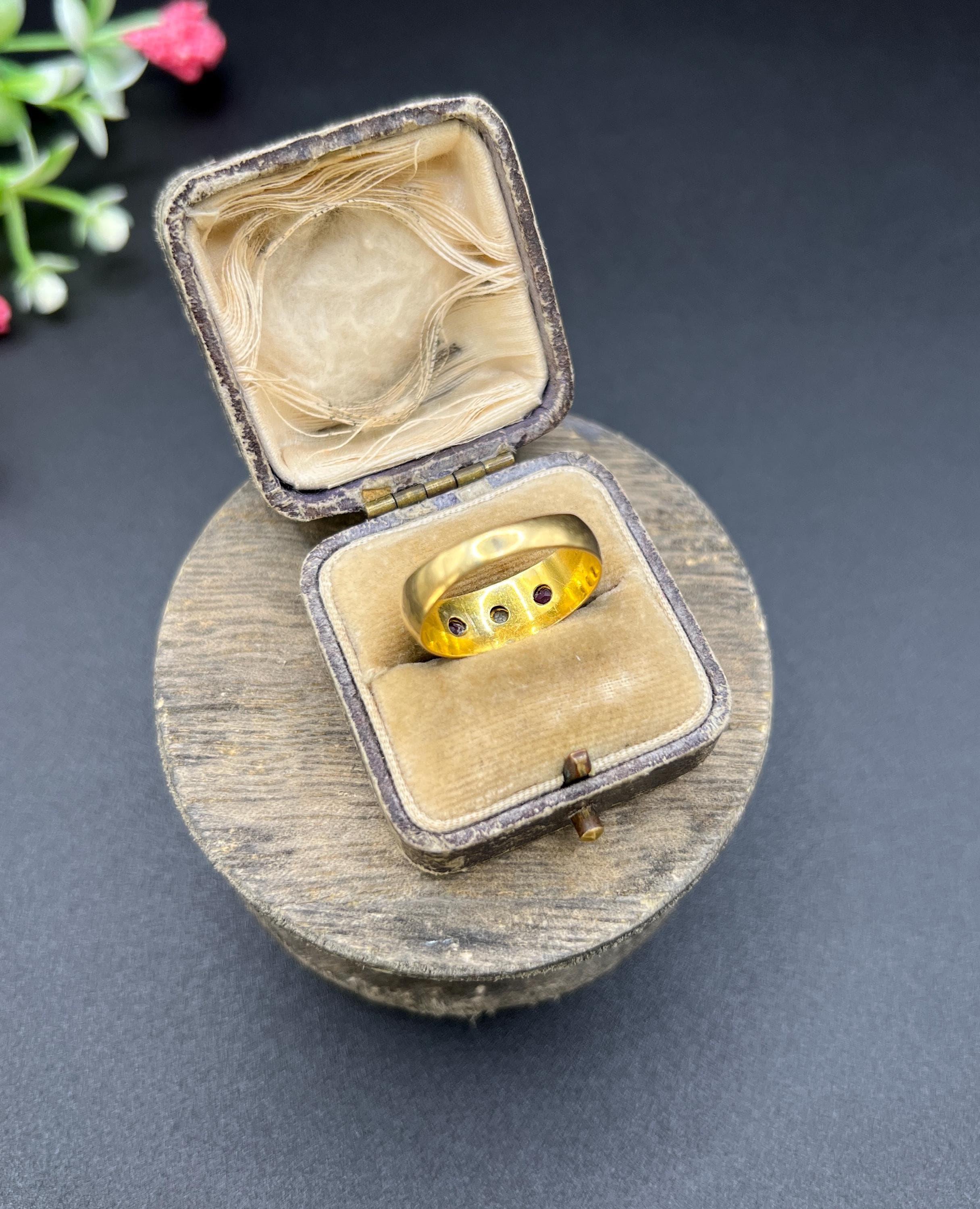 18ct Gold Edwardian Ruby & Diamond Star Set 3 Stone Ring Hallmarked Chester 1904 For Sale 2