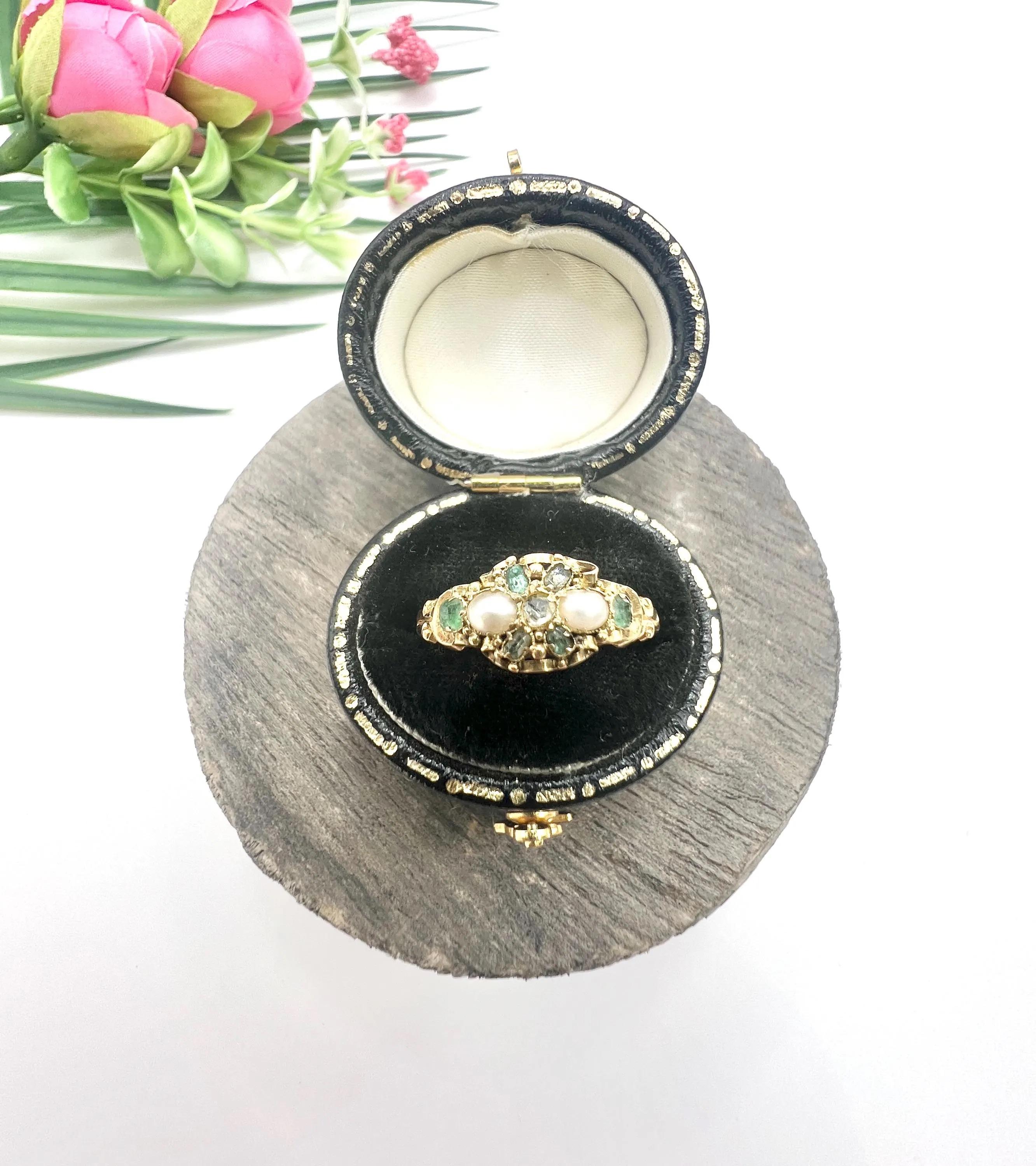 18ct Gold, Smaragd, Perle & Diamant Cluster Ring, gestempelt Birmingham 1914 (Gemischter Schliff) im Angebot