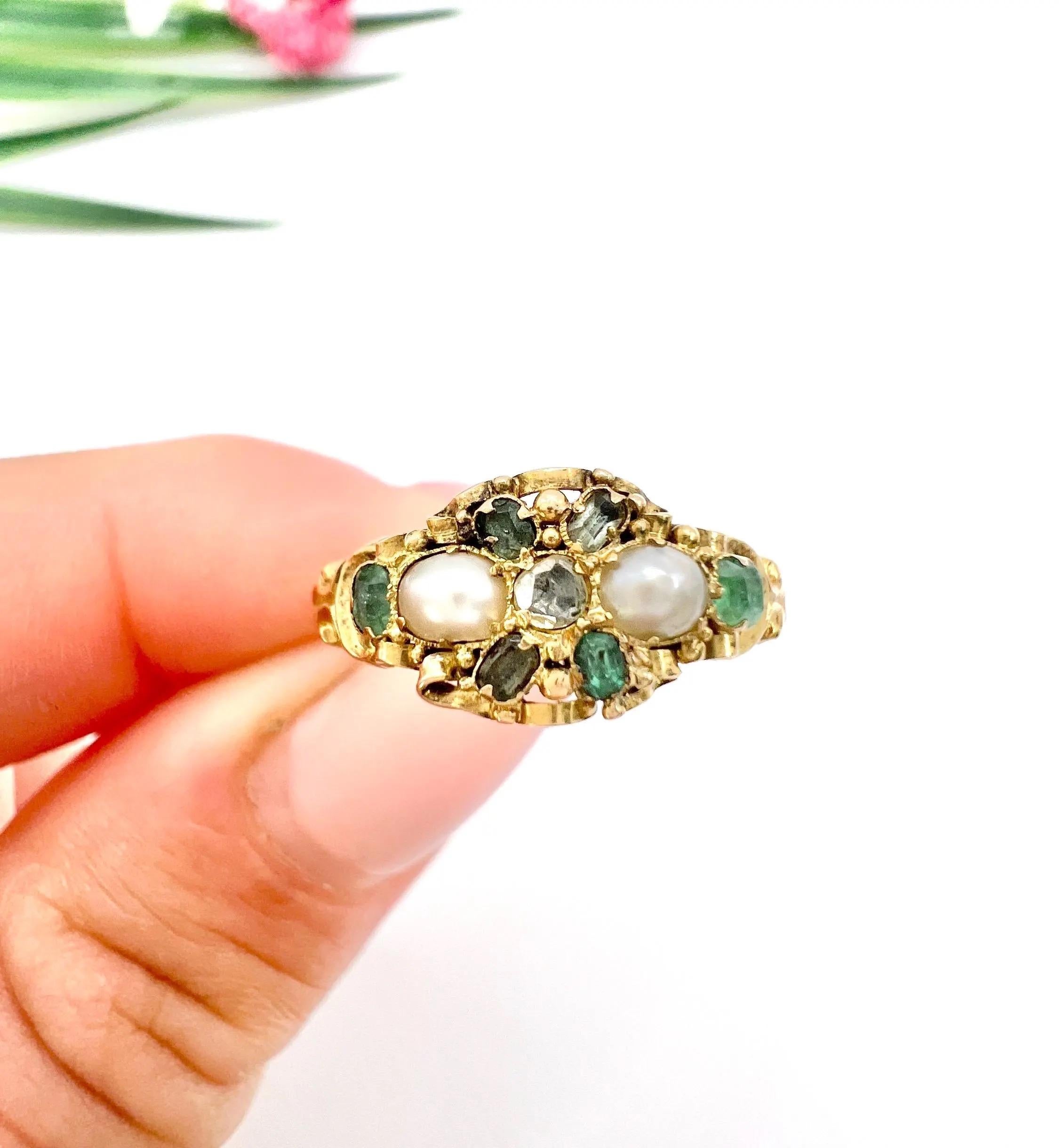 18ct Gold, Smaragd, Perle & Diamant Cluster Ring, gestempelt Birmingham 1914 im Angebot 3