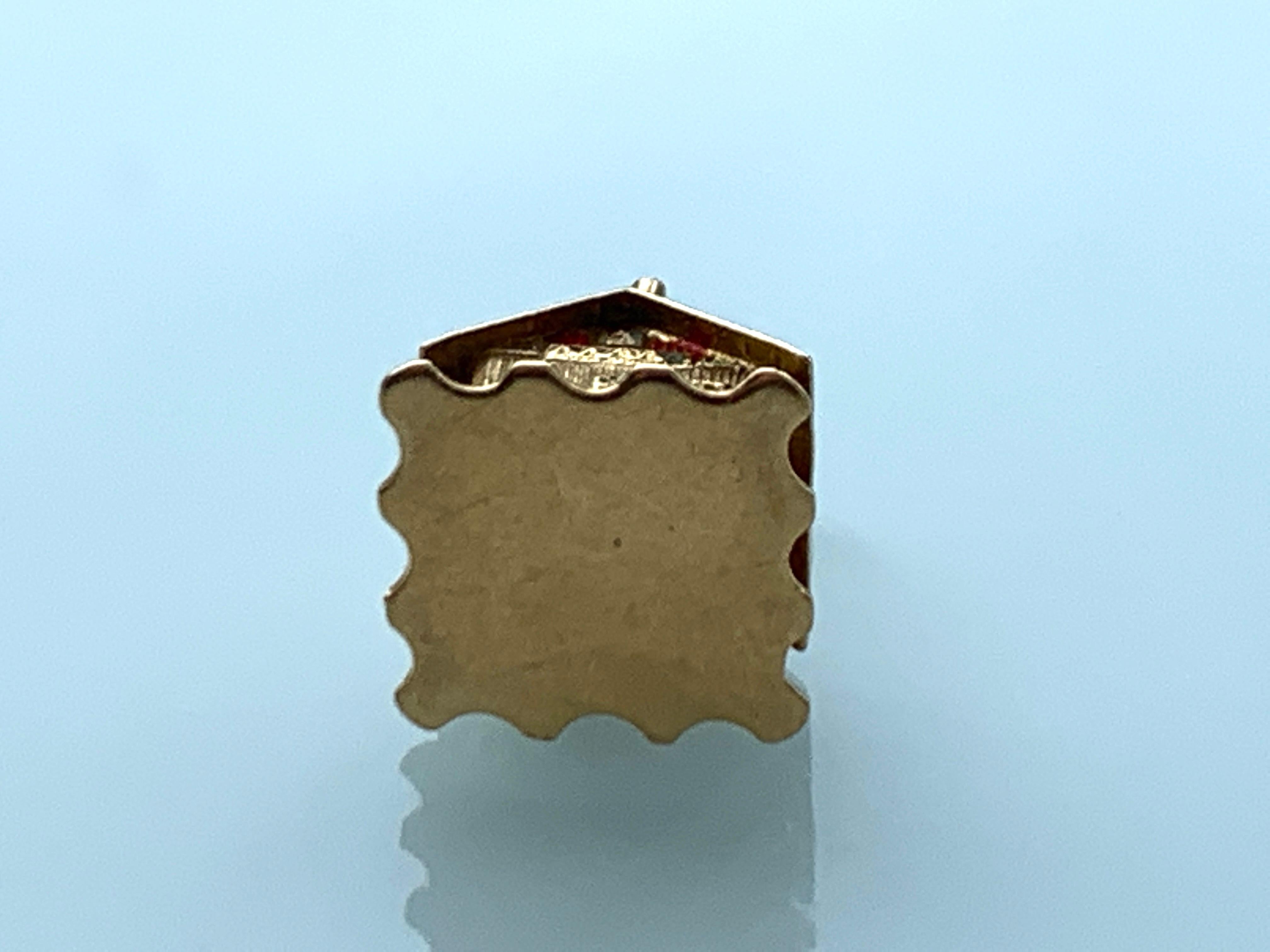 18 Karat Gold Emaille Charme zum Öffnen des Eingangs des Hauses im Angebot 3