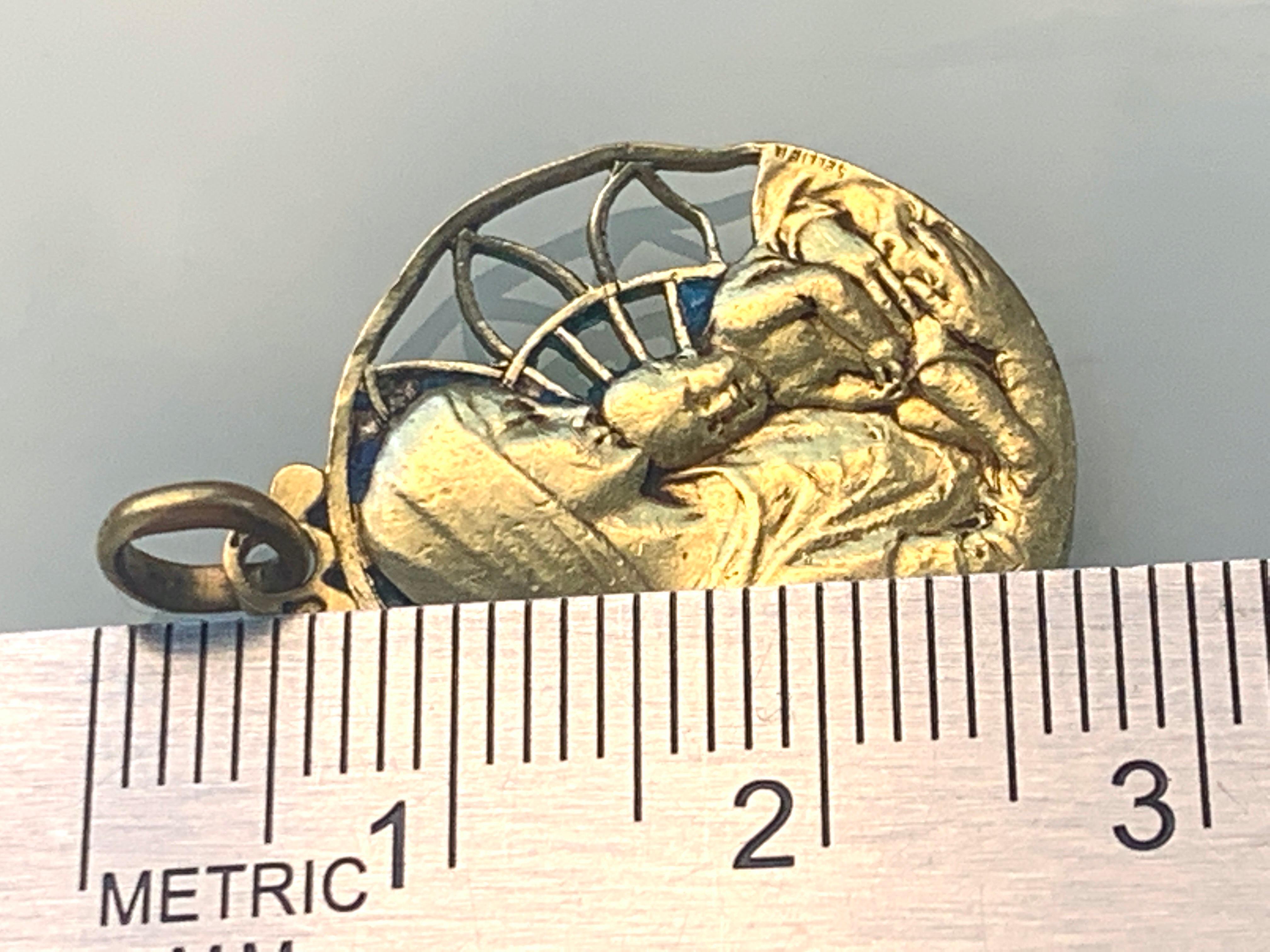 Pendentif français ancien en or 18 carats par Selllier en vente 6