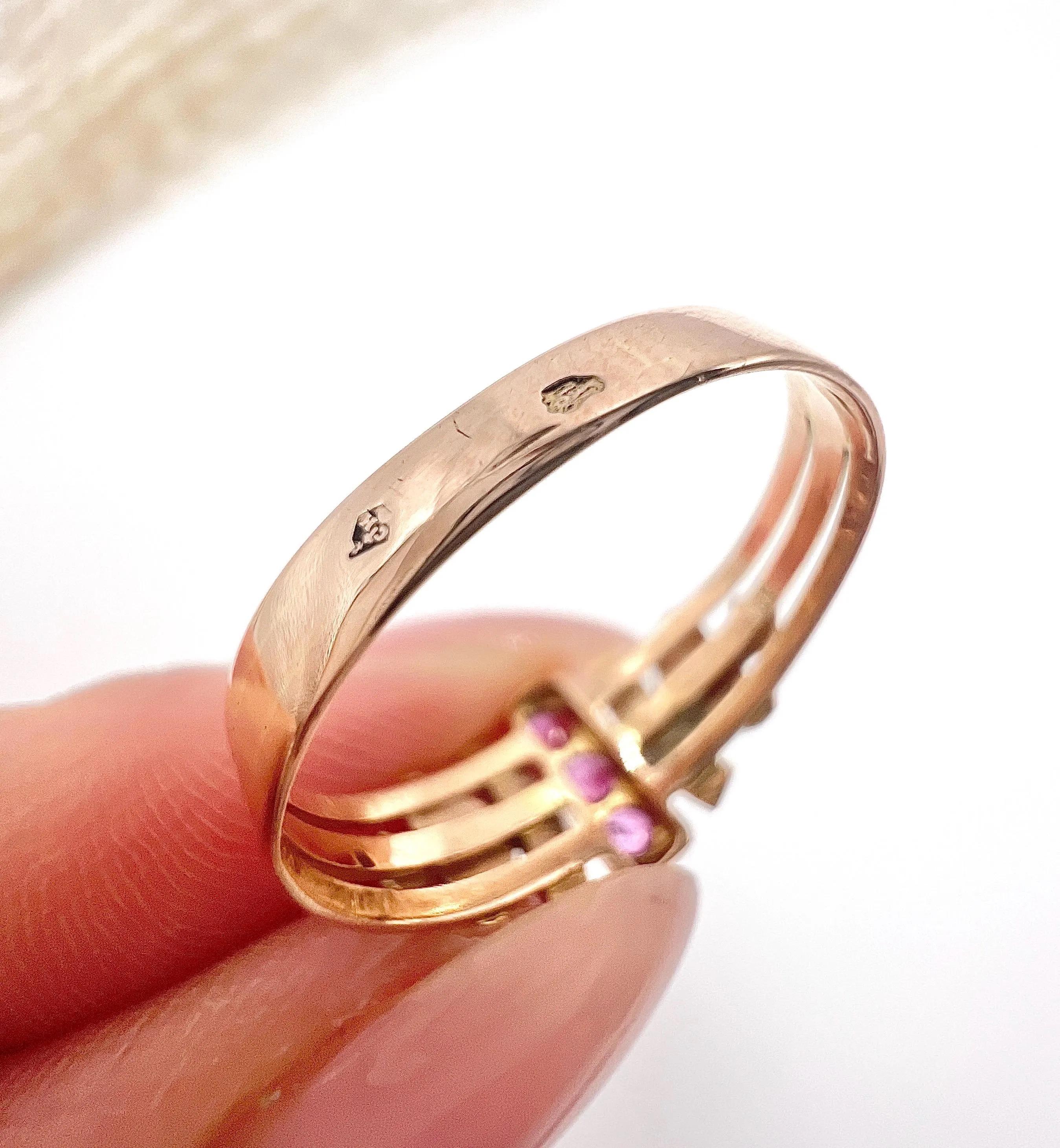 18ct Gold French Hallmarked, Edwardian Ruby & Pearl Ring with Feather shoulders For Sale 2