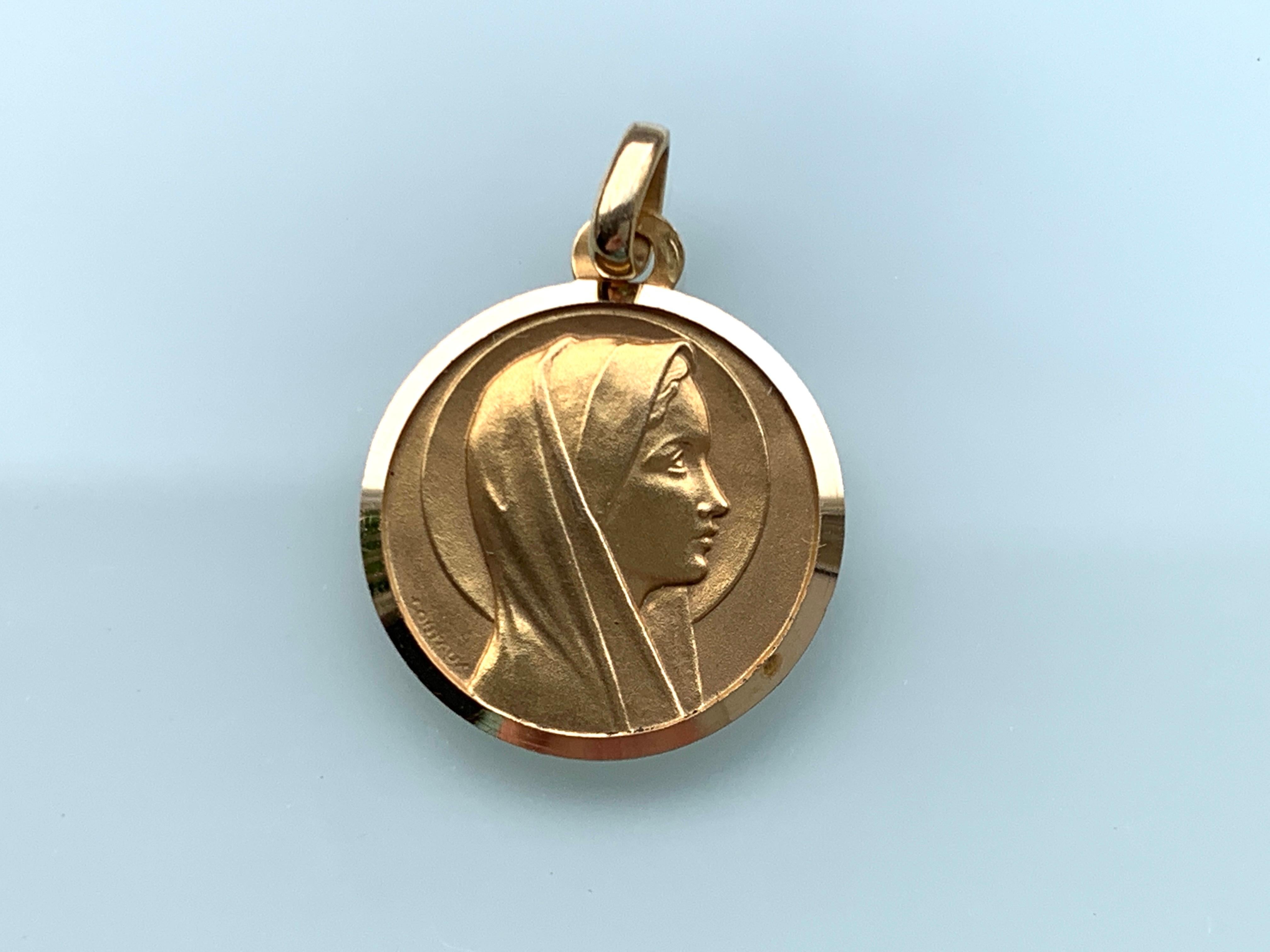 18ct Gold French Mary Religious Pendant 
Circa 1940
engraving on reverse 