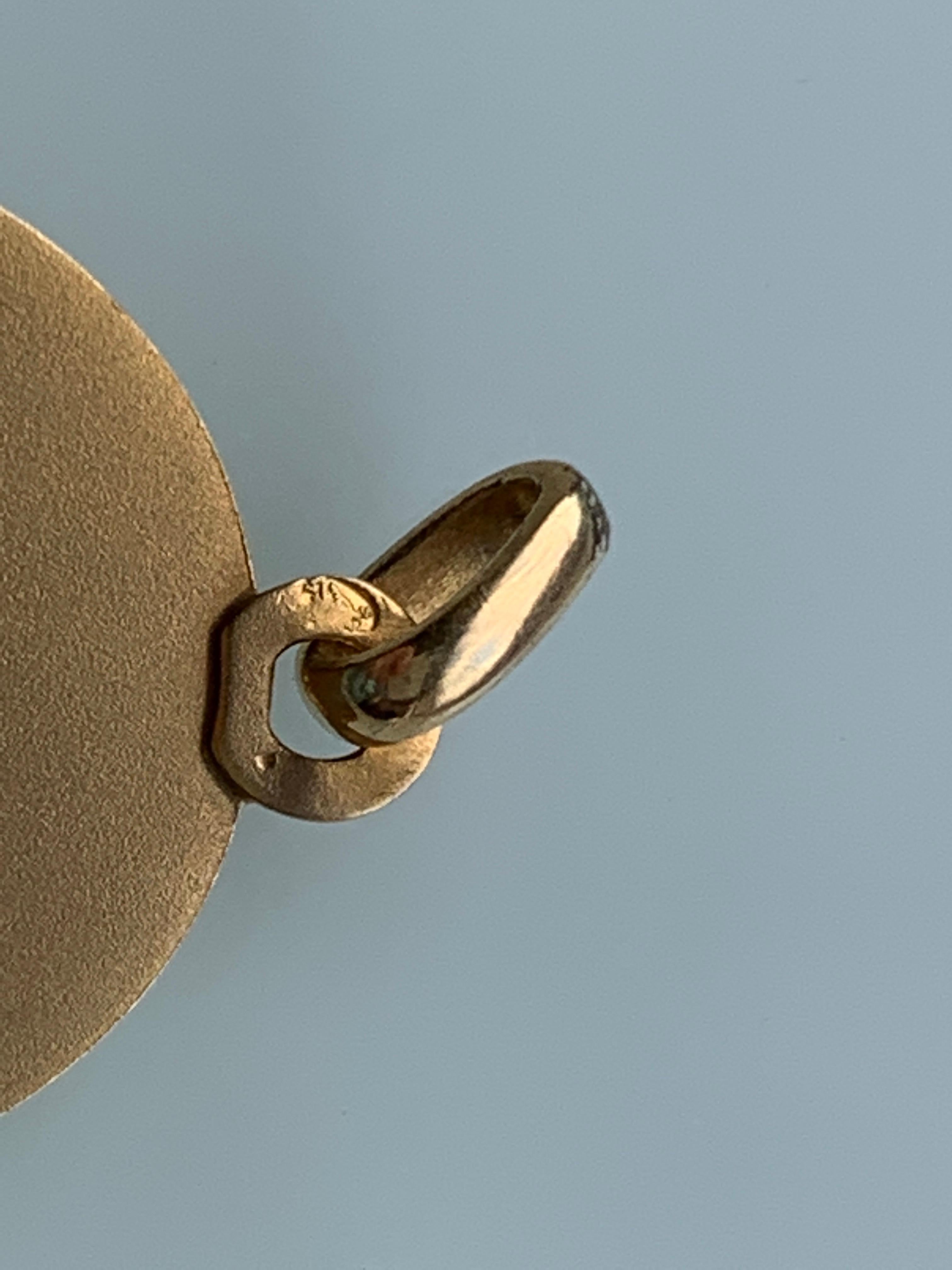 18ct Gold French Mary Religious Pendant Circa 1940 For Sale 1