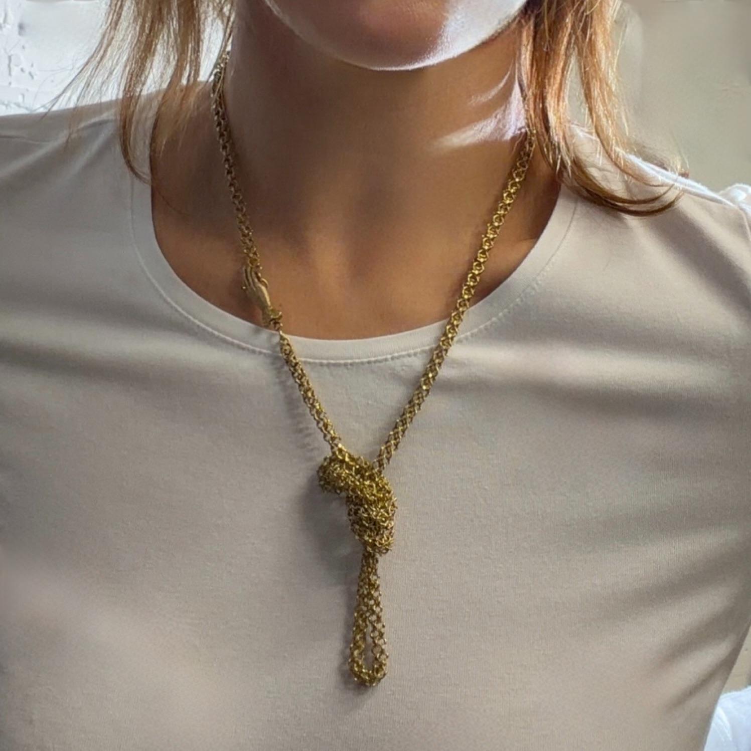 Catena georgiana in oro 18ct con ciondolo a forma di mano, CIRCA 1800 in vendita 6