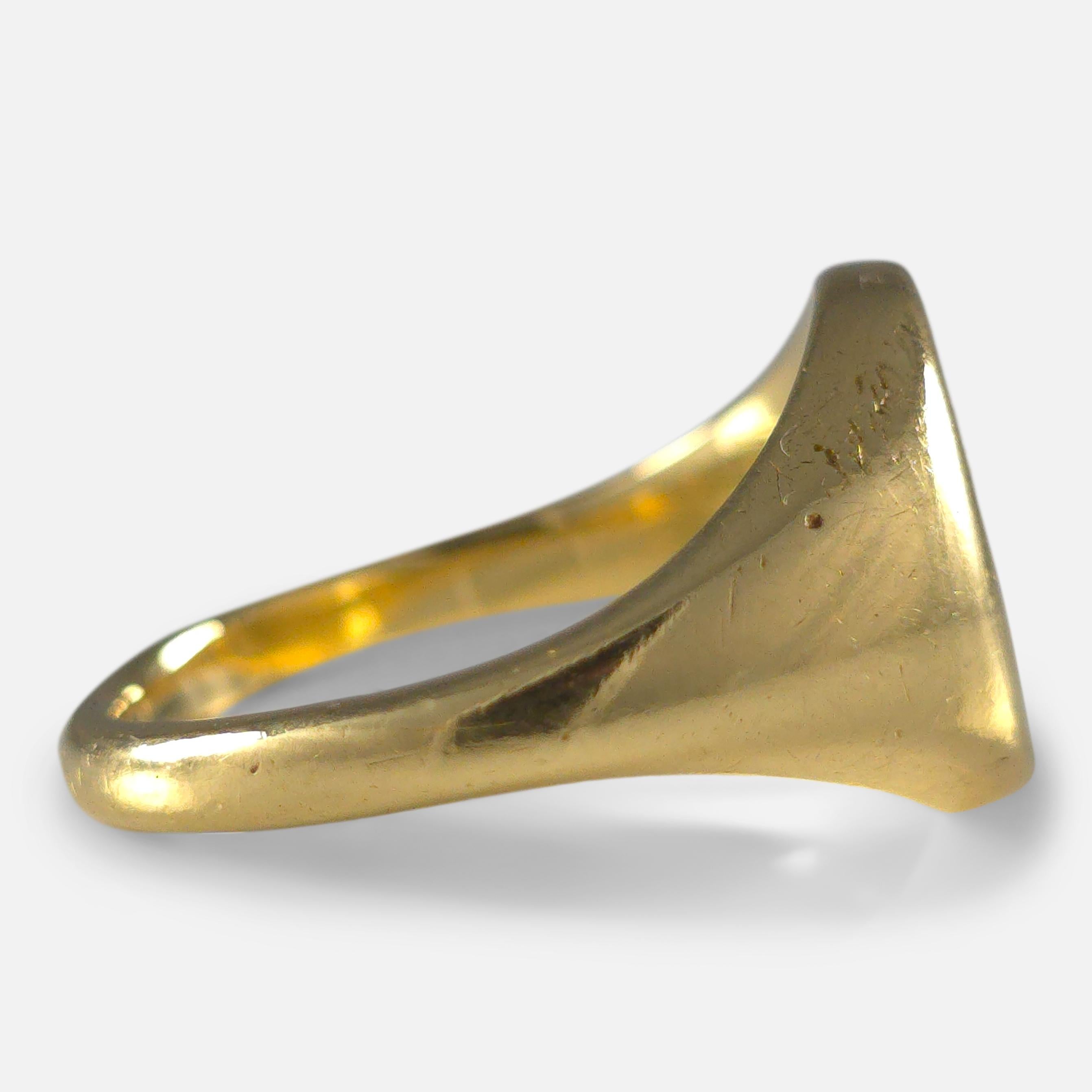 18ct Gold Intaglio Signet Ring In Good Condition For Sale In Glasgow, GB