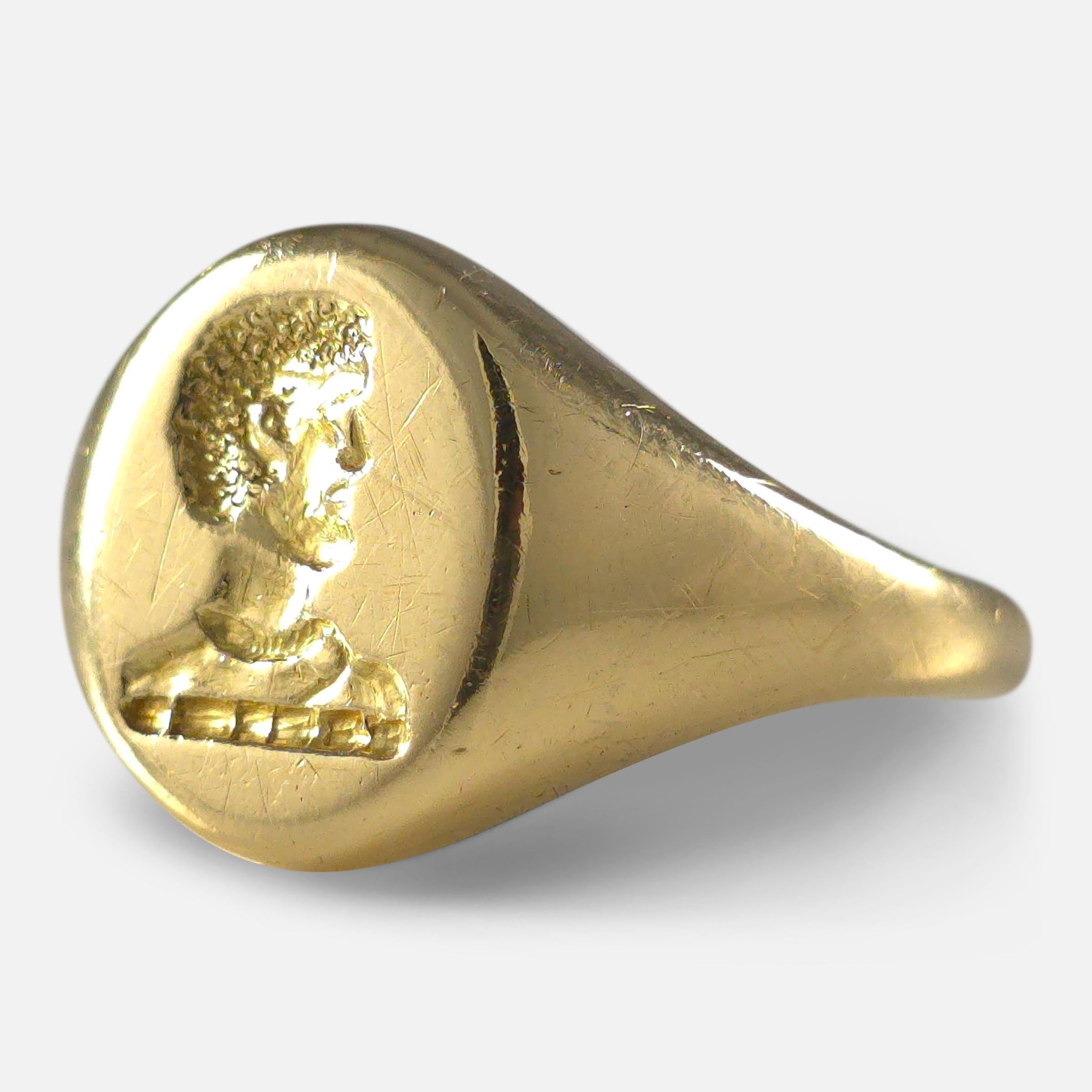18ct Gold Intaglio Signet Ring For Sale 2