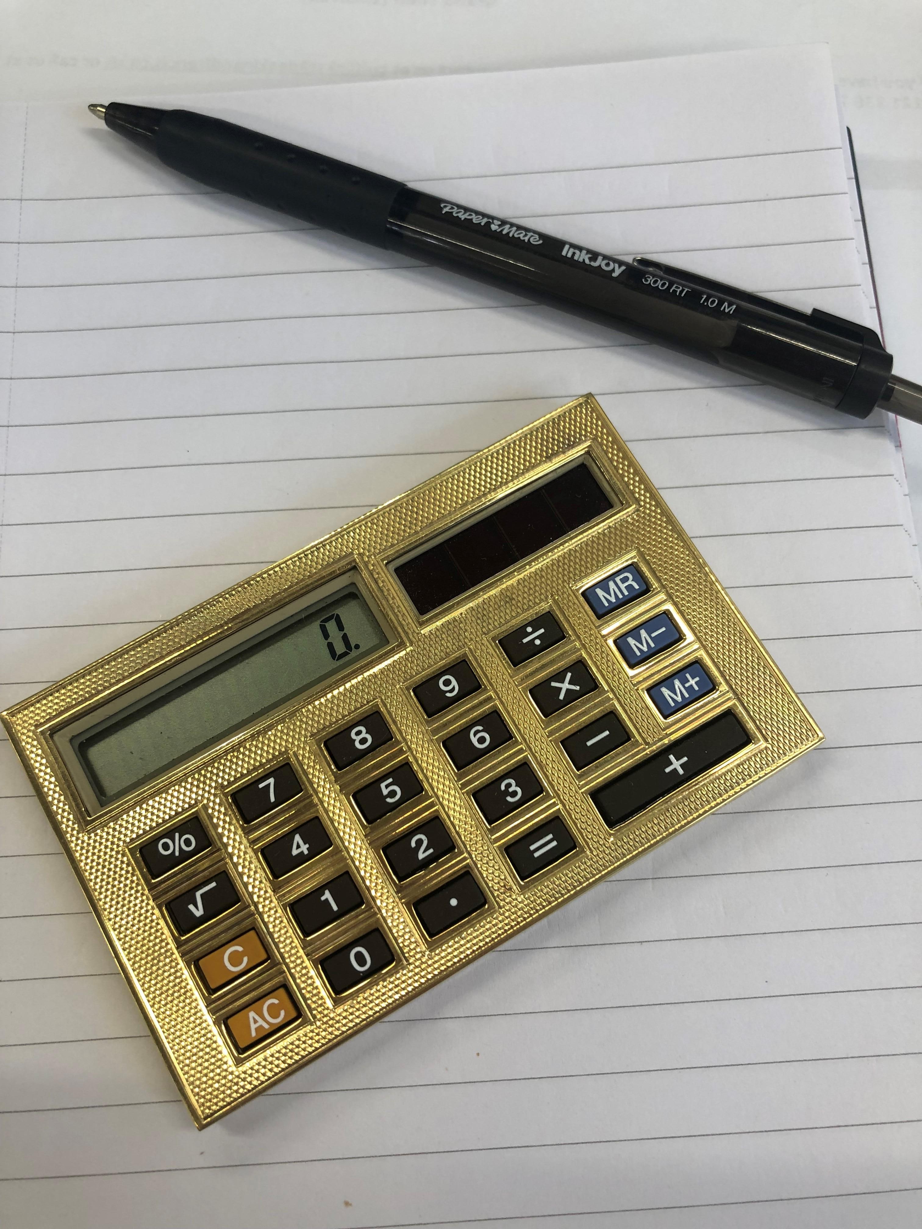 Women's or Men's Deakin & Francis 18 Karat Gold Limited Edition Luxury Calculator For Sale