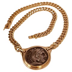 18 Karat Gold Gliederhalskette, die eine Reproduktion einer antiken griechischen Silbermünze zeigt
