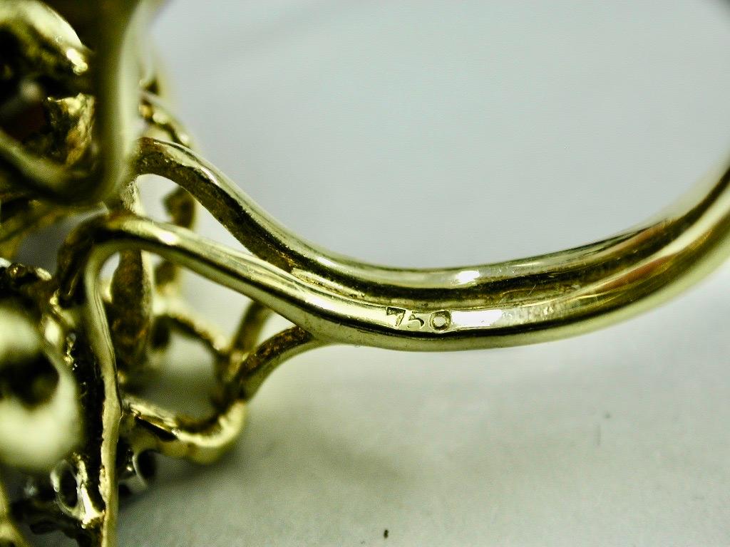 Anillo modernista de oro de 18 ct con turquesa y diamantes talla brillante circa 1960 en venta 1