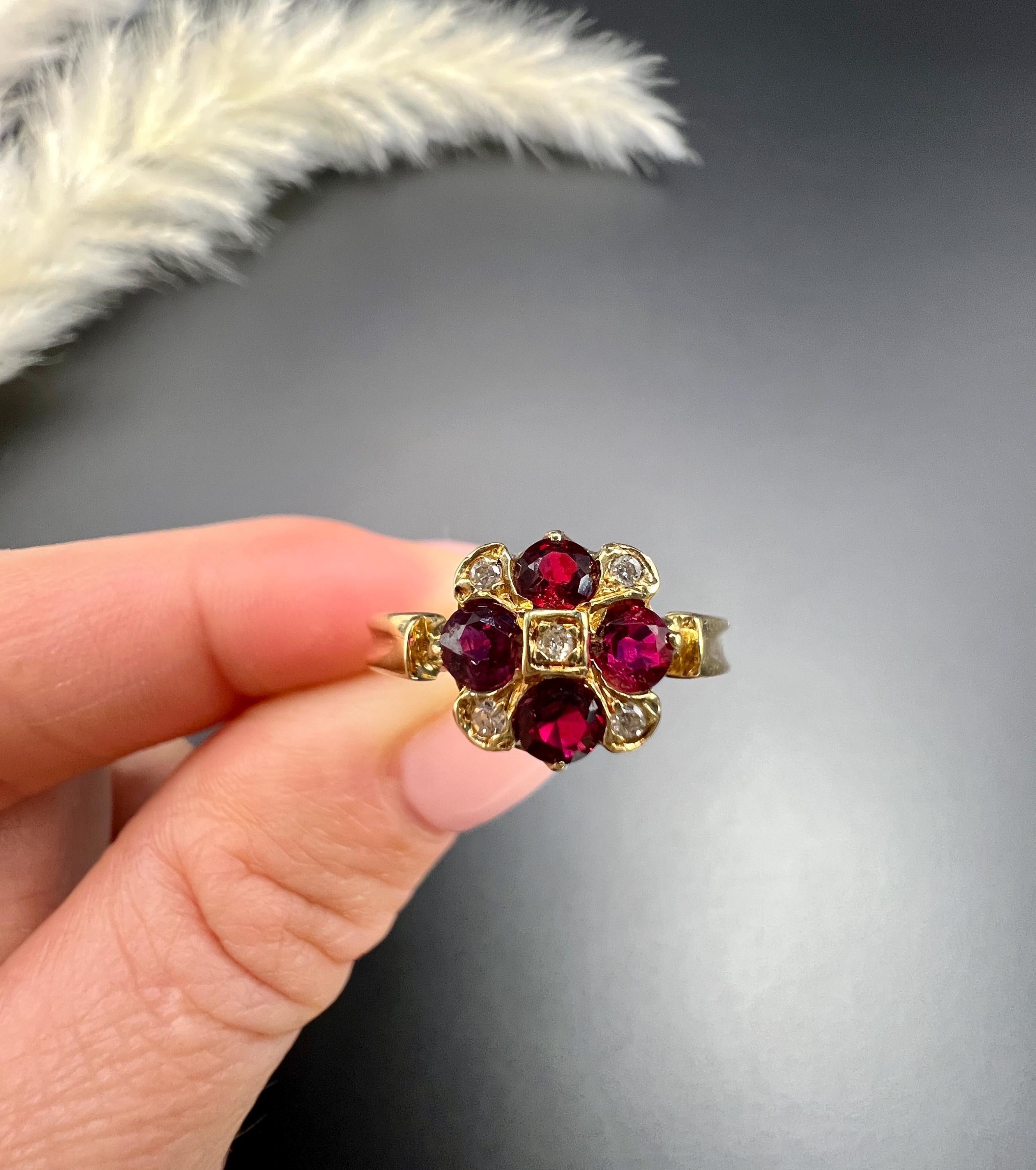 Round Cut 18ct Gold Natural Ruby & Diamond Chequerboard Style Ring Hallmarked London 1971 For Sale