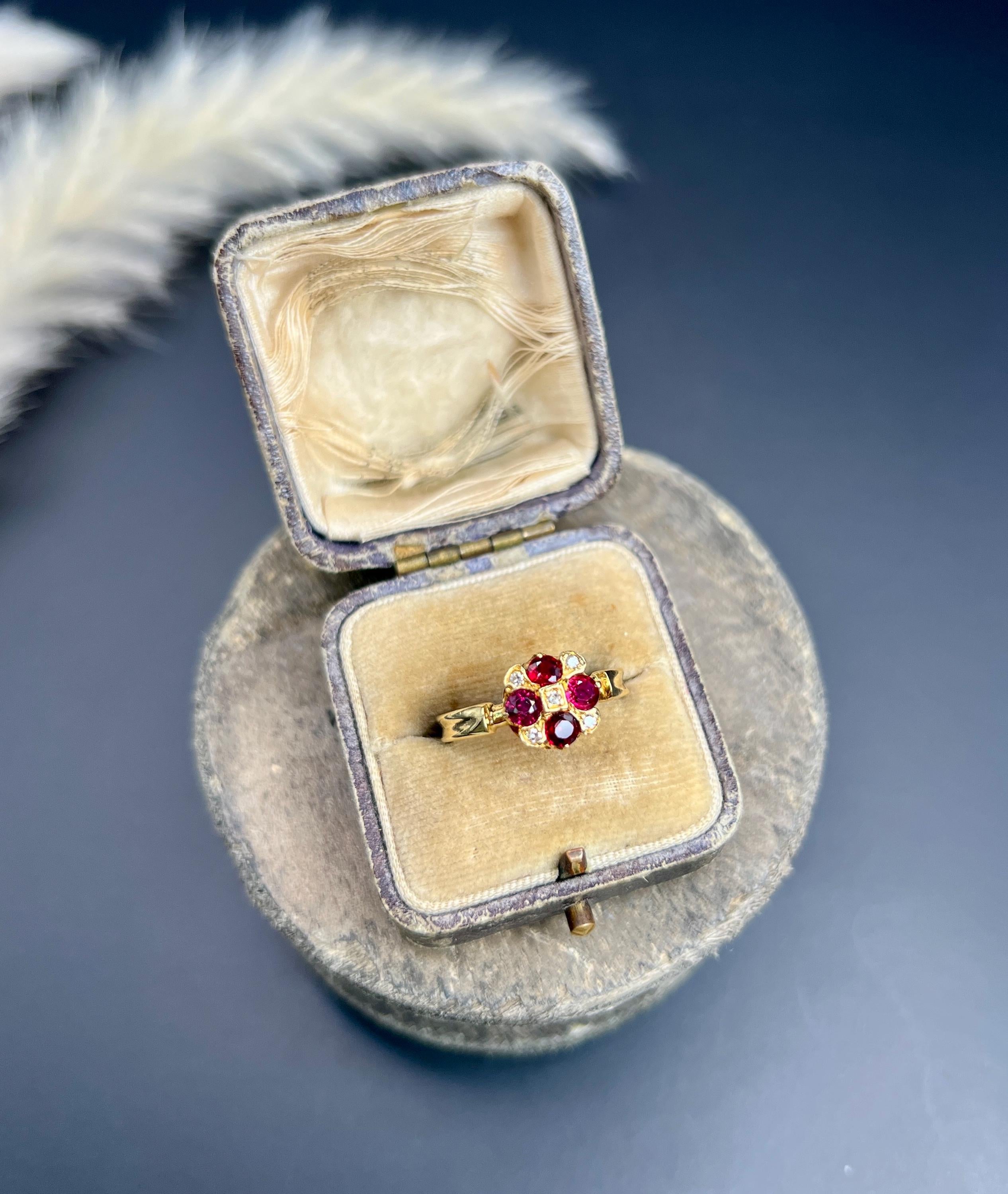 18ct Gold Natural Ruby & Diamond Chequerboard Style Ring Hallmarked London 1971 For Sale 1