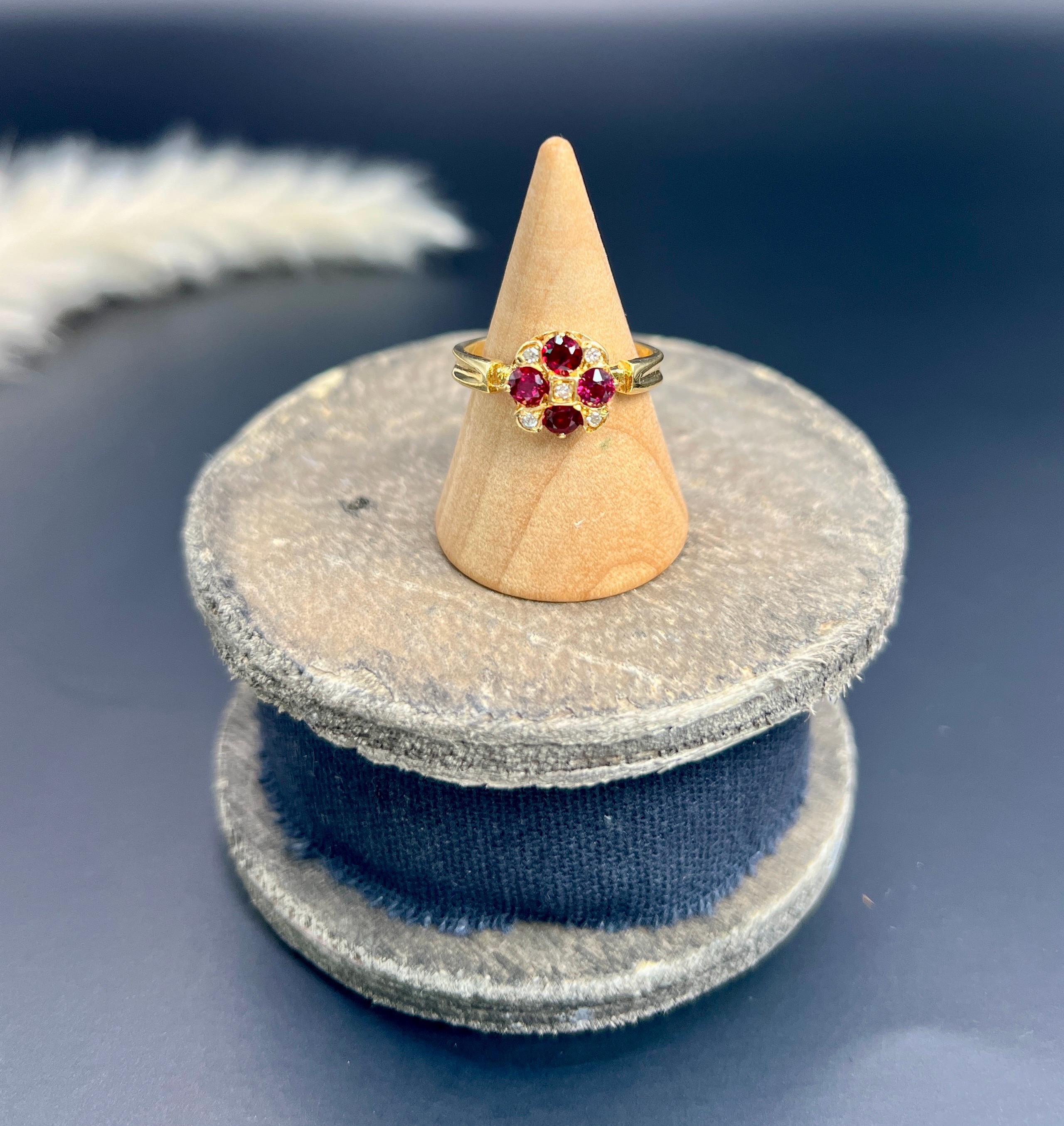 18ct Gold Natural Ruby & Diamond Chequerboard Style Ring Hallmarked London 1971 For Sale 3