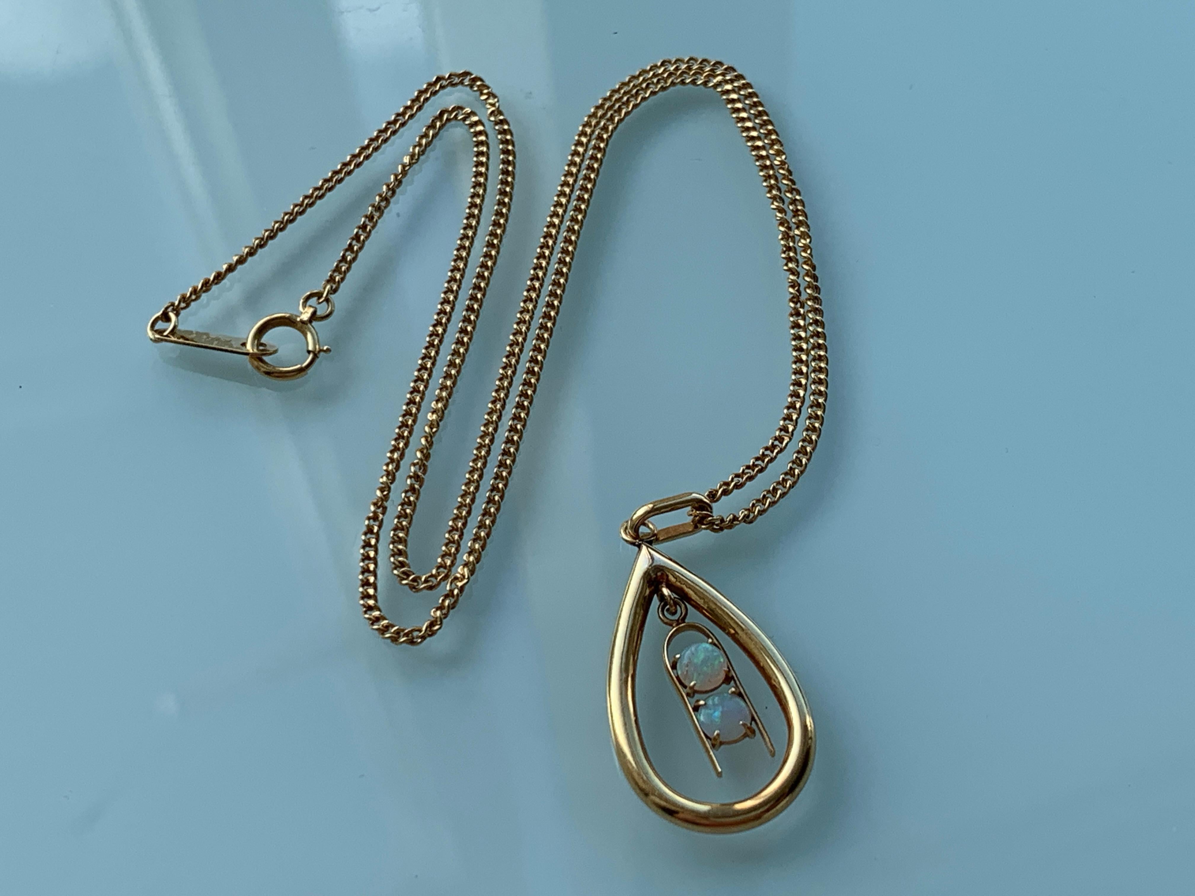 Art Deco 18ct Gold Opal Necklace  For Sale