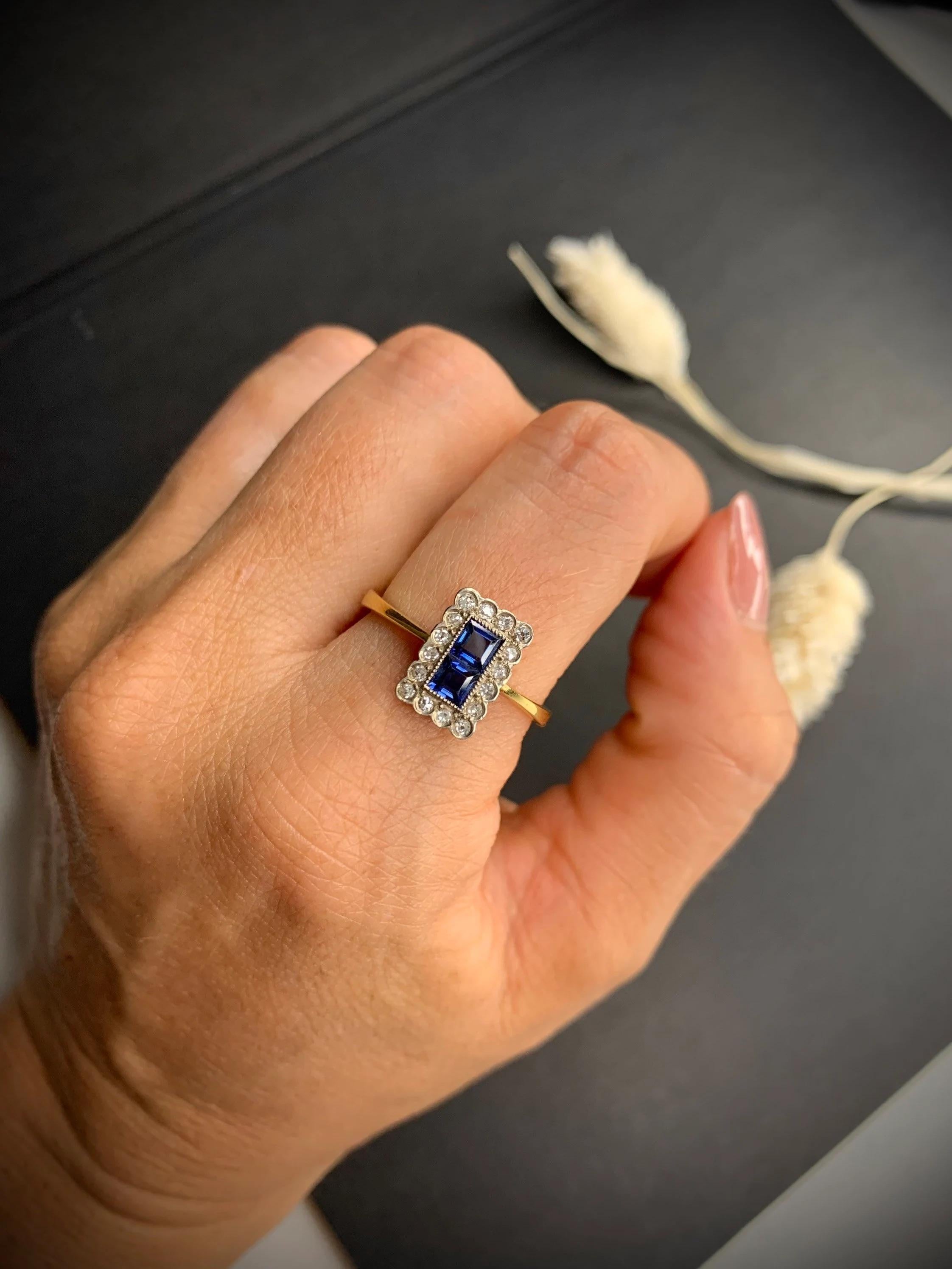Women's or Men's 18ct Gold Original Art Deco Sapphire & Diamond Ring For Sale