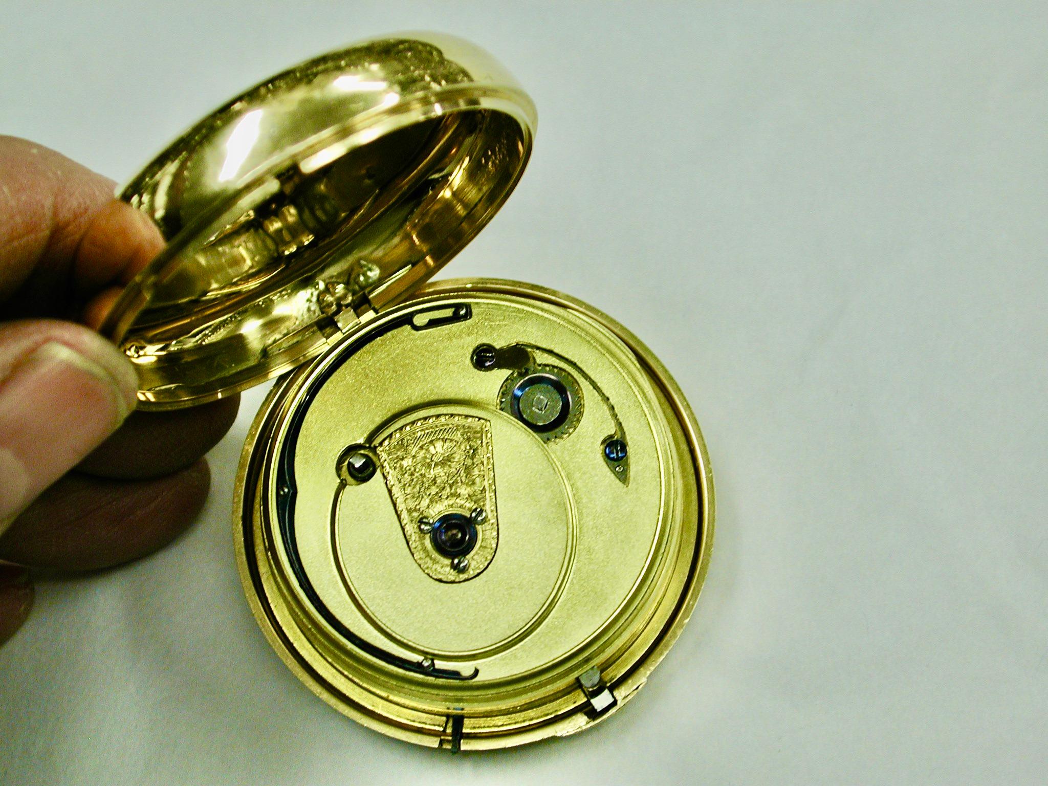 Ein Paar gefasste Taschenuhren aus 18 Karat Gold mit dreifarbigem Zifferblatt und Chester 1822 im Angebot 8