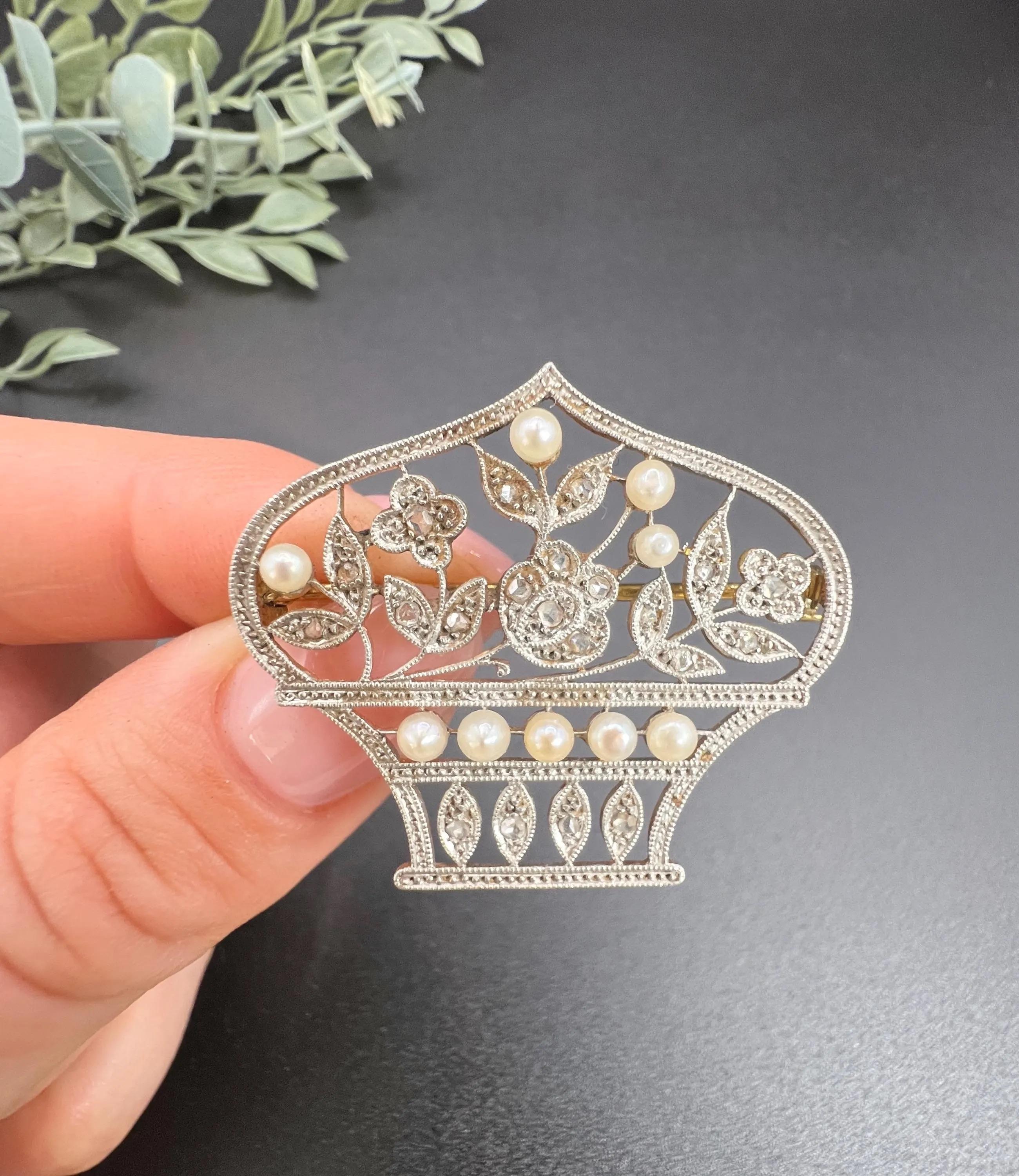 Colgante/Broche de oro de 18 ct y platino Belle Epoque de diamantes y perlas en forma de cesta de flores en venta 4