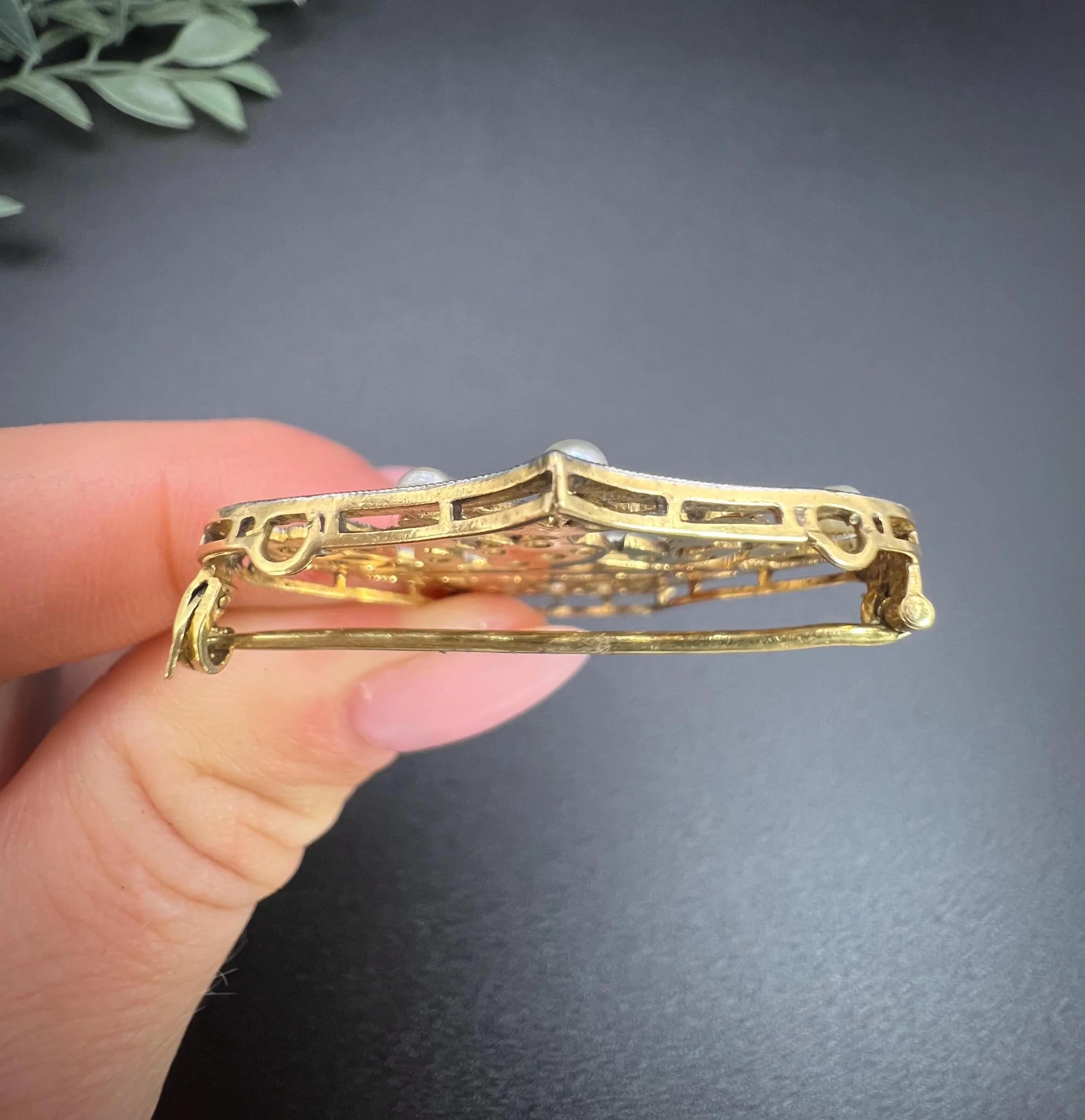 Colgante/Broche de oro de 18 ct y platino Belle Epoque de diamantes y perlas en forma de cesta de flores en Bueno estado para la venta en Brighton, GB