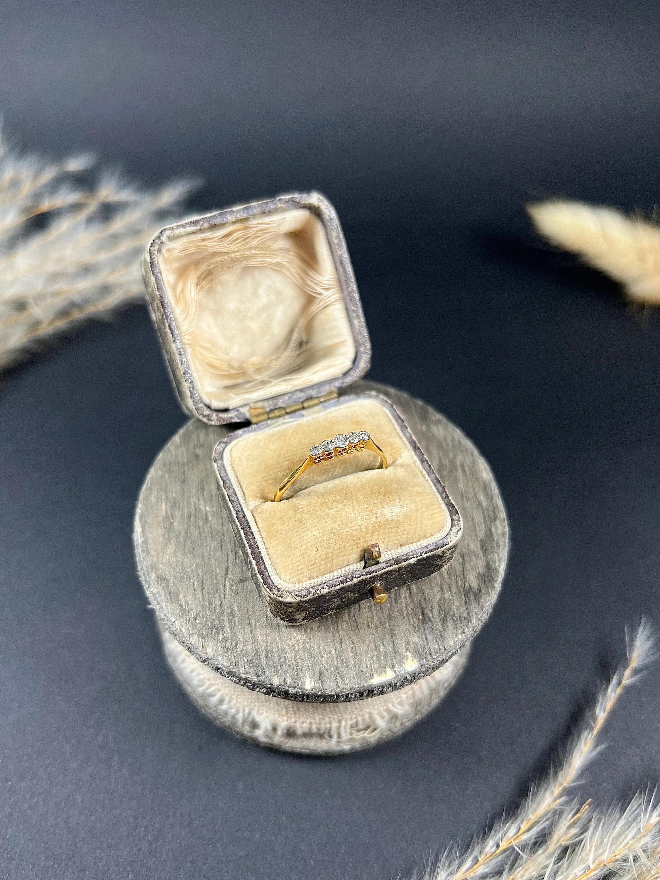 18ct Gold & Platinum Edwardian 5 Stone Diamond Engagement Anniversary Ring For Sale 5
