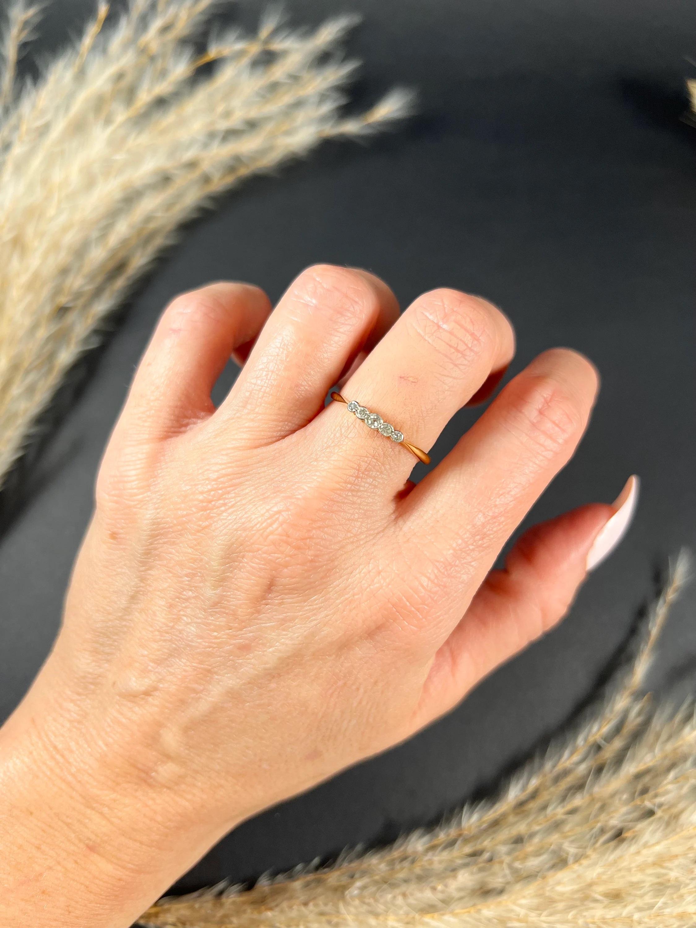 18ct Gold & Platinum Edwardian 5 Stone Diamond Engagement Anniversary Ring For Sale 2