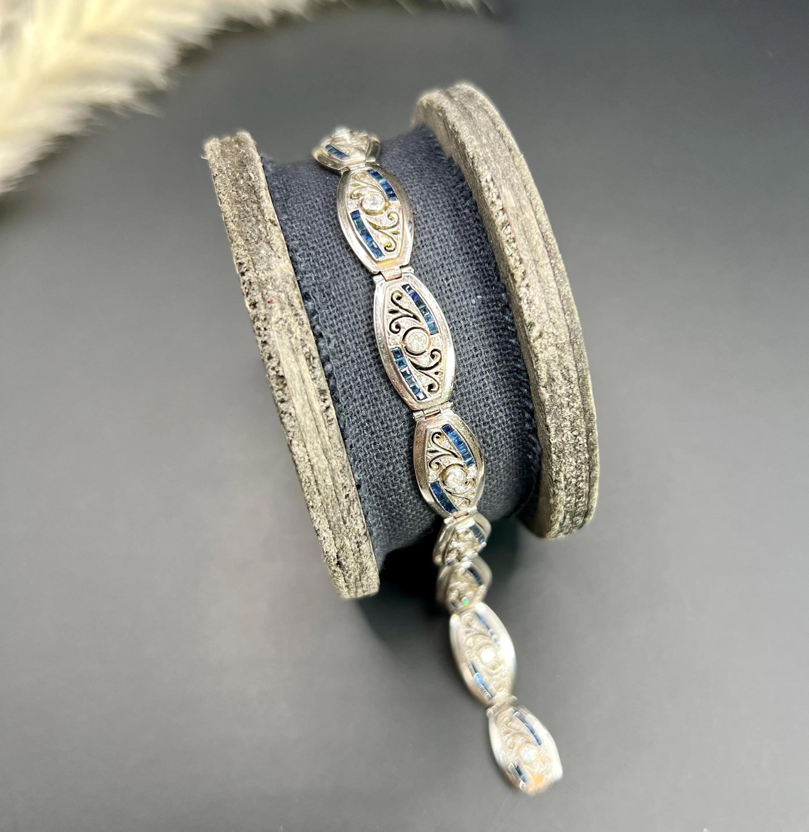 Taille brillant Bracelet édouardien en or 18ct et platine avec saphir calibré et diamant taille ancienne en vente