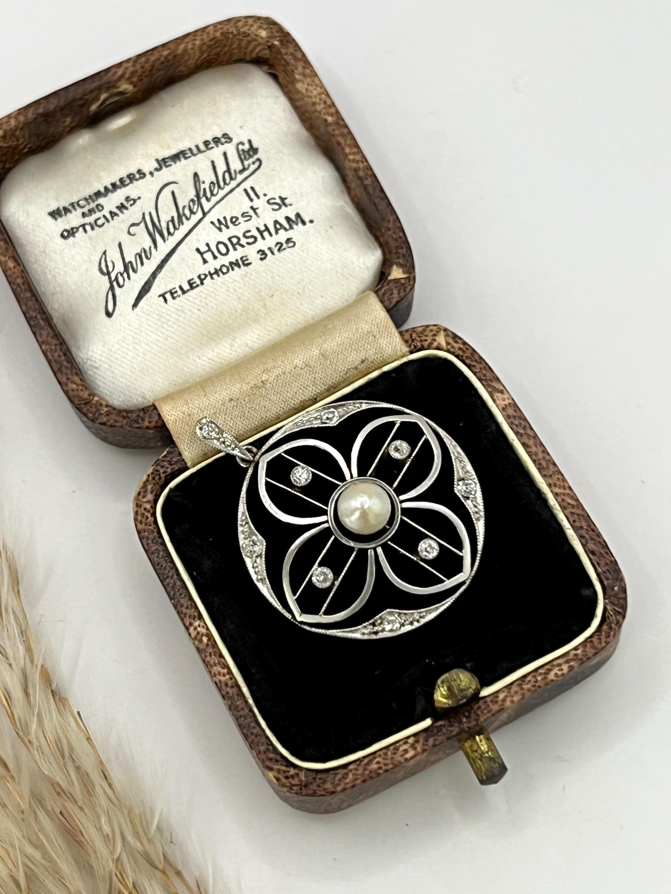 Ciondolo edoardiano in oro 18ct e platino, con diamanti e perle, CIRCA 1910 in vendita 2
