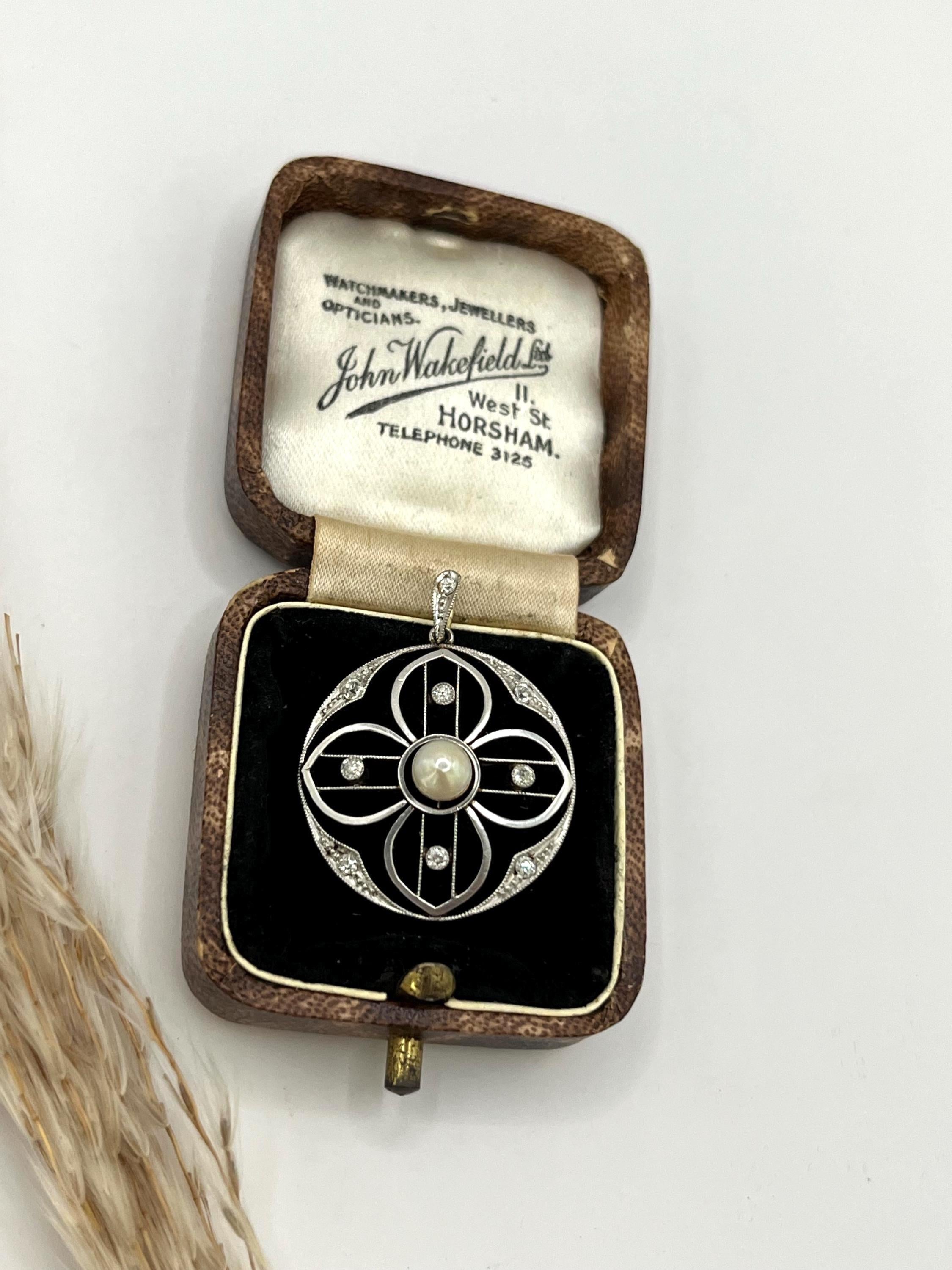 Ciondolo edoardiano in oro 18ct e platino, con diamanti e perle, CIRCA 1910 in vendita 3