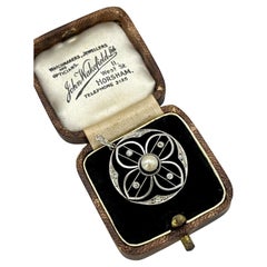 Ciondolo edoardiano in oro 18ct e platino, con diamanti e perle, CIRCA 1910