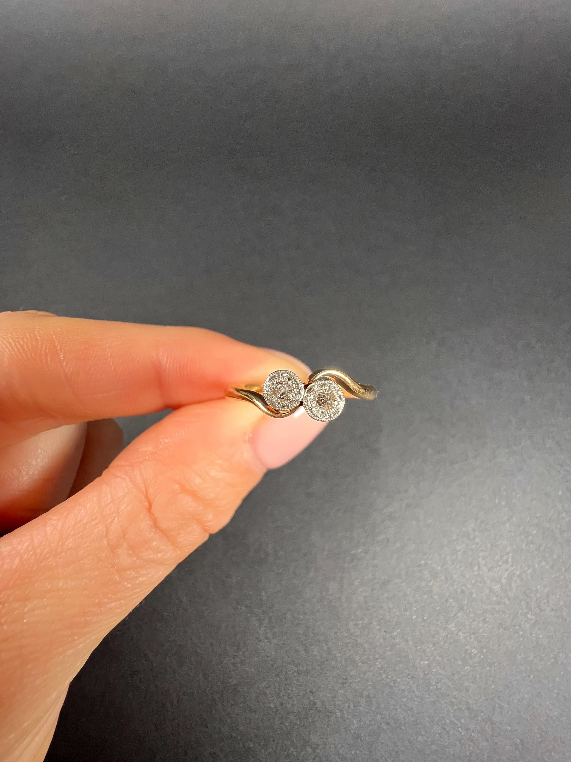 Bague édouardienne en or 18ct et platine à diamants Toi et Moi, sertie d'un croisement d'illusions Bon état - En vente à Brighton, GB