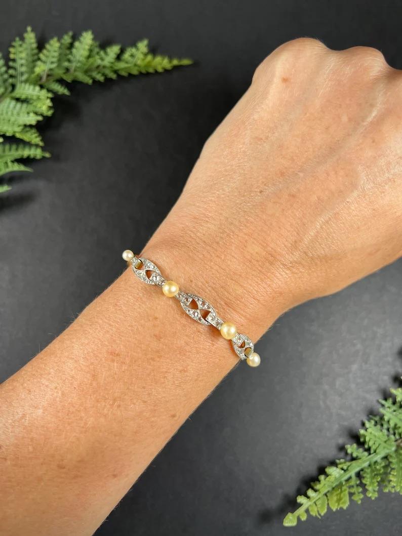 Bracciale A Link con diamanti e perle ovali in oro 18 ct e platino francese di epoca edoardiana in vendita 6
