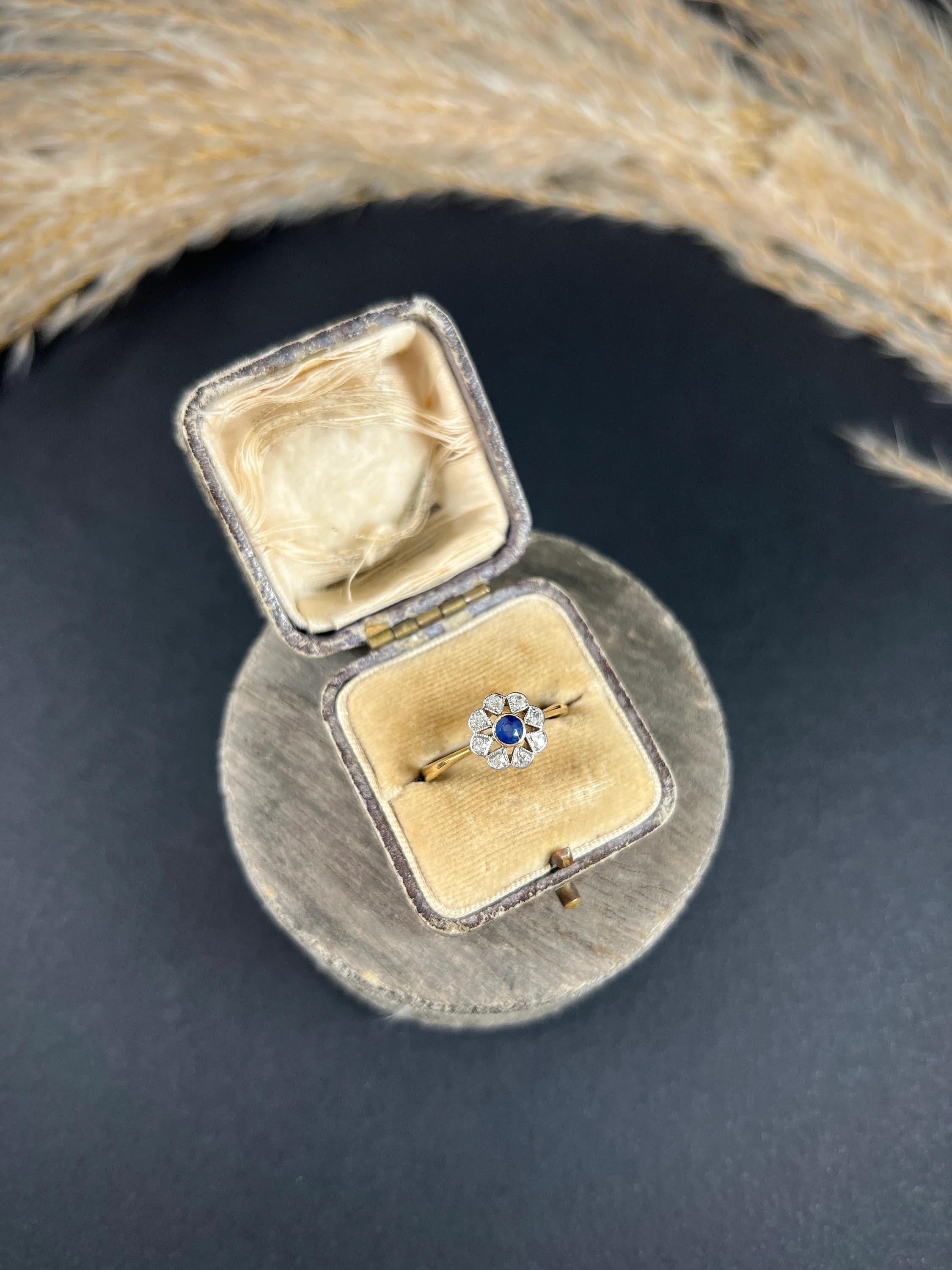 Round Cut 18ct Gold & Platinum Stamped, Edwardian Sapphire Diamond Daisy Star Cluster Ring For Sale