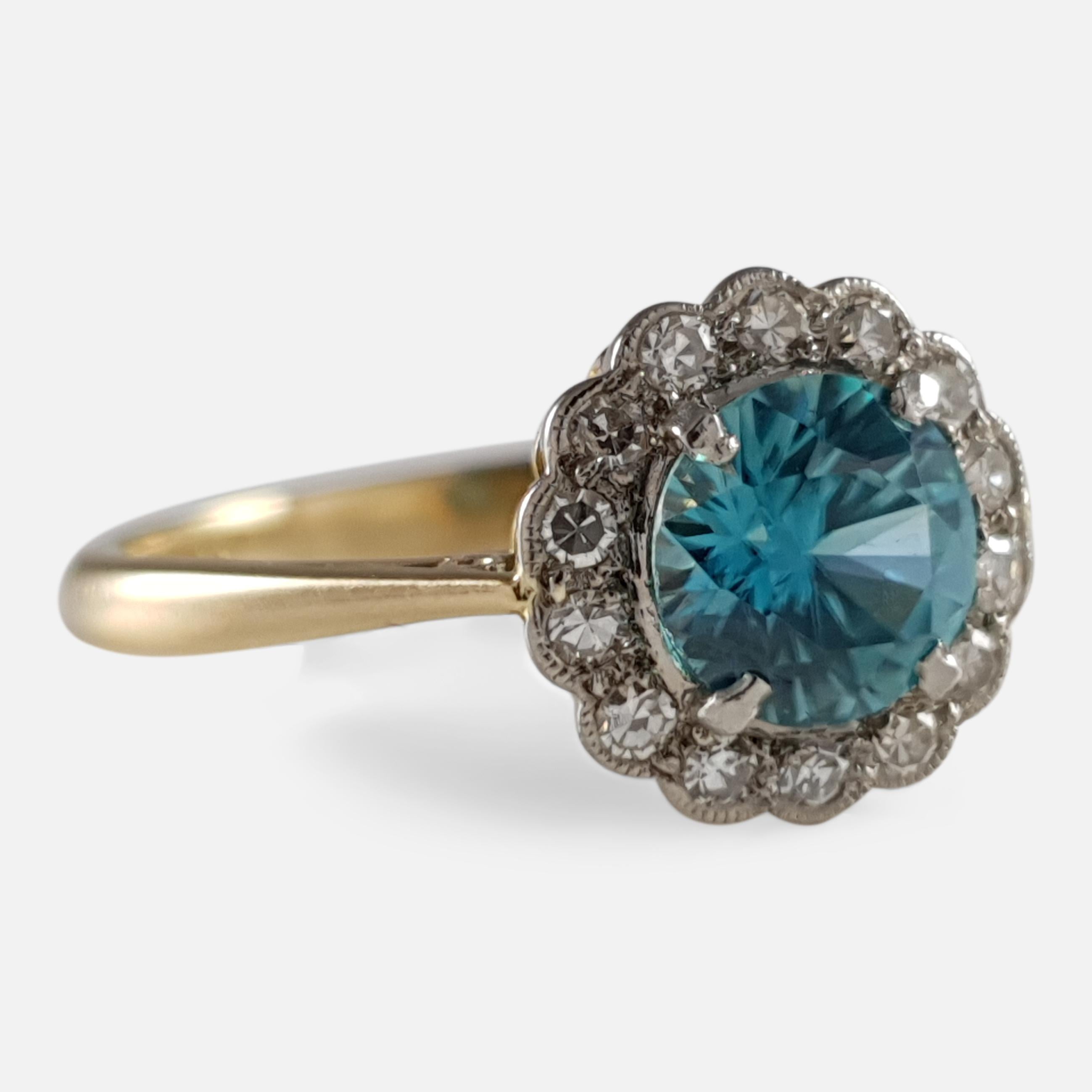 Round Cut 18ct Gold & Platinum Zircon & Diamond Daisy Cluster Ring, Circa 1930s For Sale