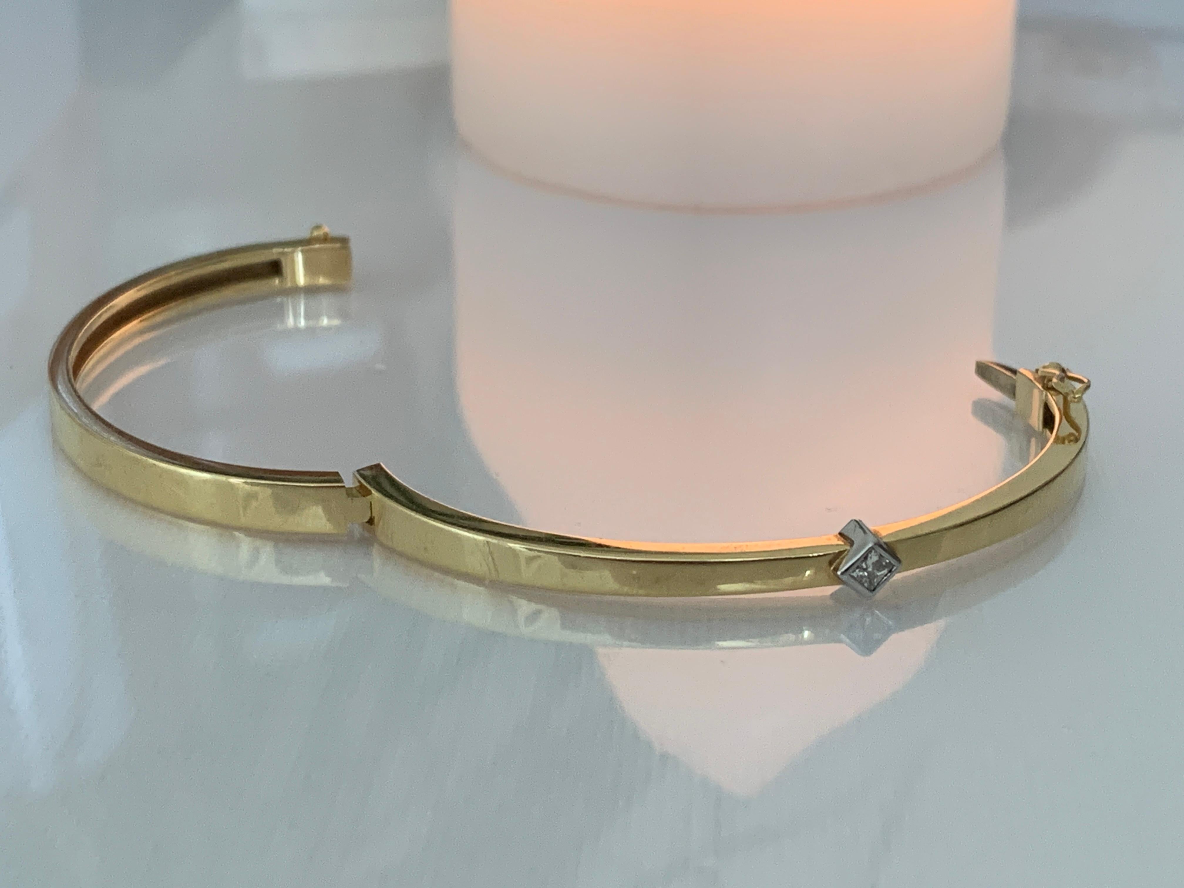 Bangle in oro 18ct Princess con diamanti da 0,25 carati. in vendita 7