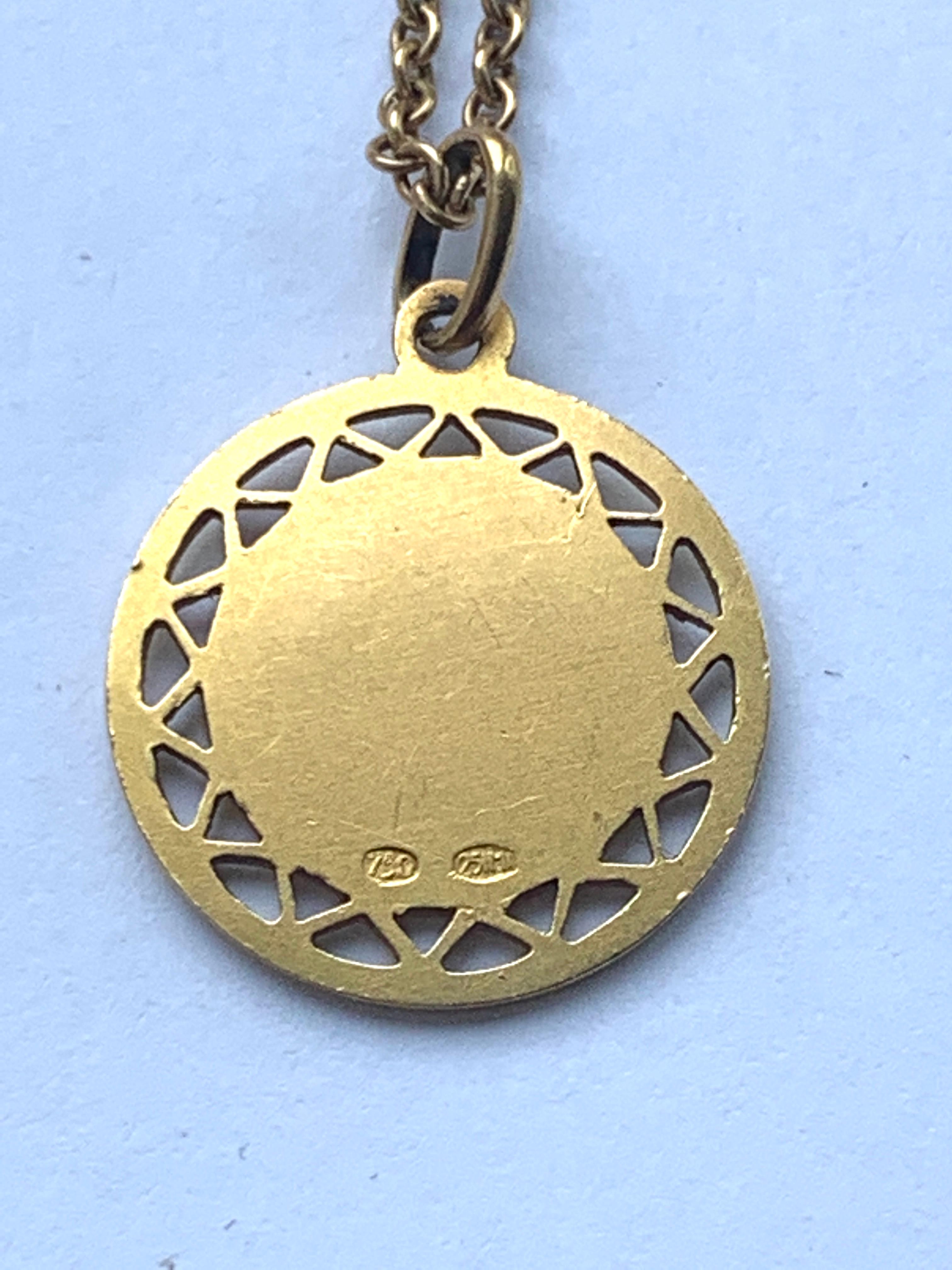 18ct Gold Religious Italian Pendant & 18ct Gold Chain  For Sale 1
