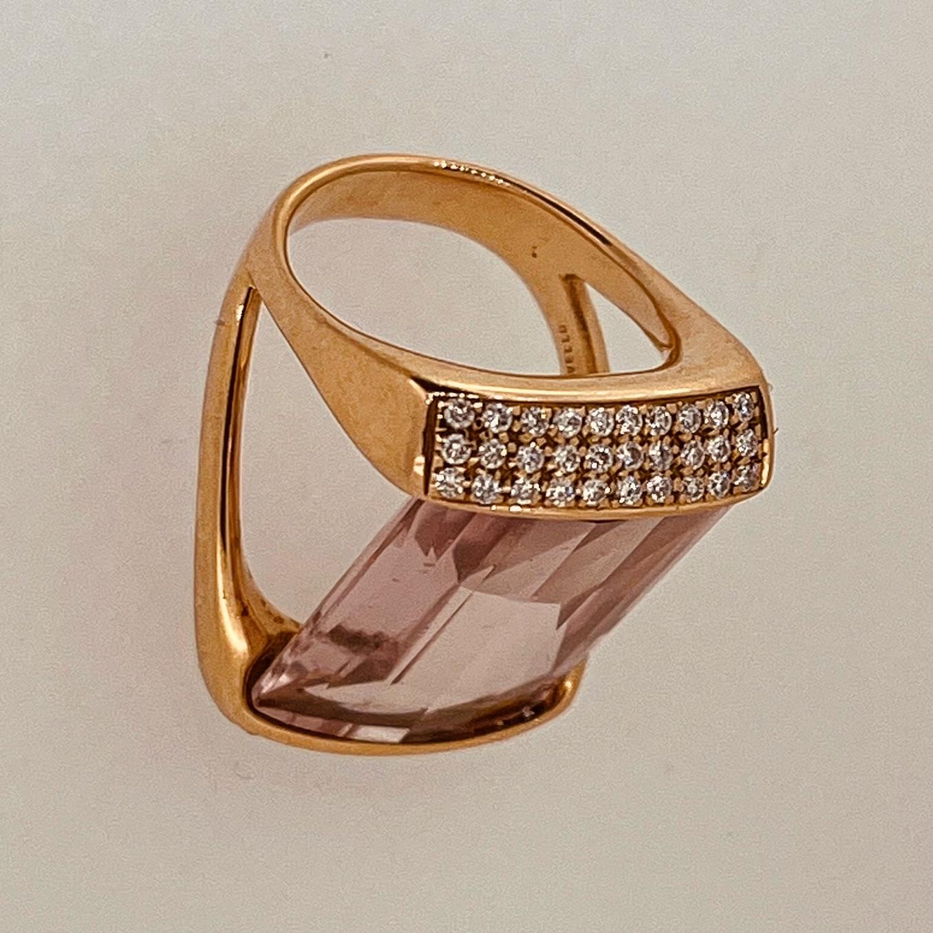 Round Cut 18ct Gold Ring Centering a Square Cut Morganite Suspended by 0.9ct Pave Diamonds For Sale