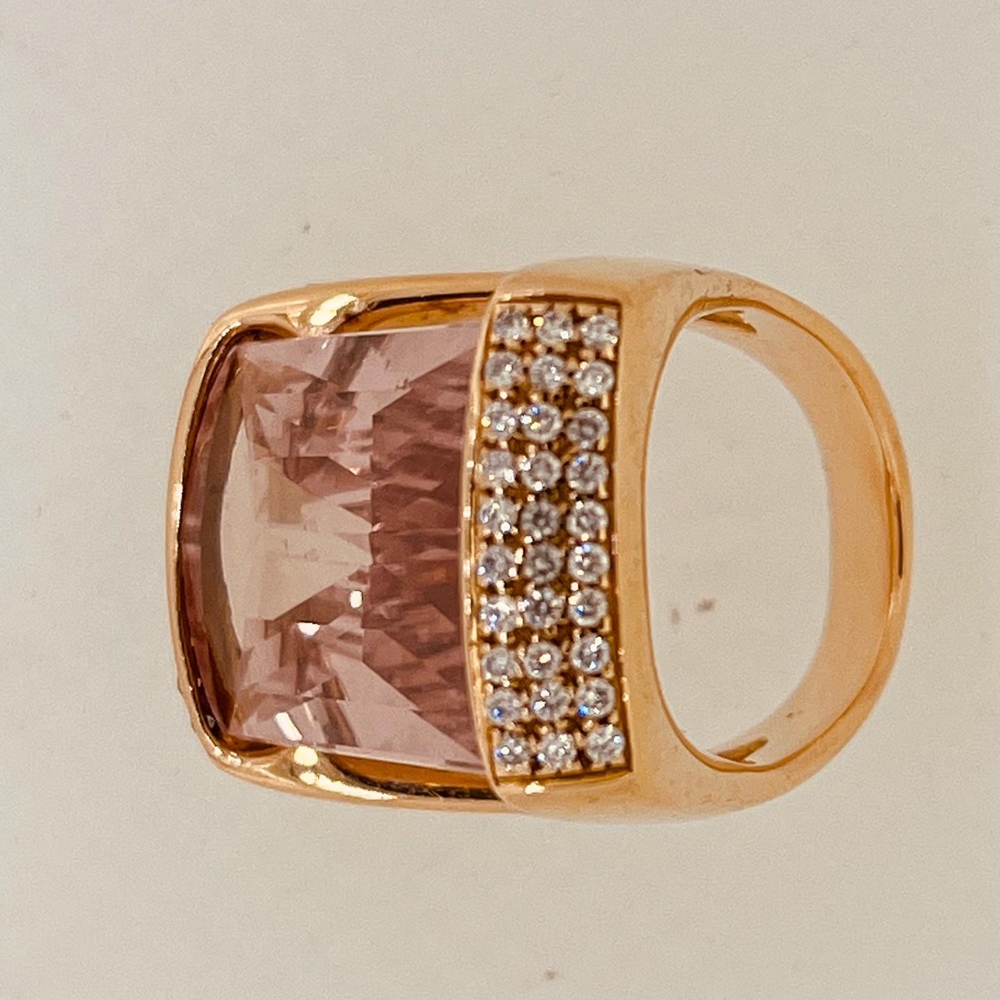 18ct Gold Ring Centering a Square Cut Morganite Suspended by 0.9ct Pave Diamonds For Sale 2