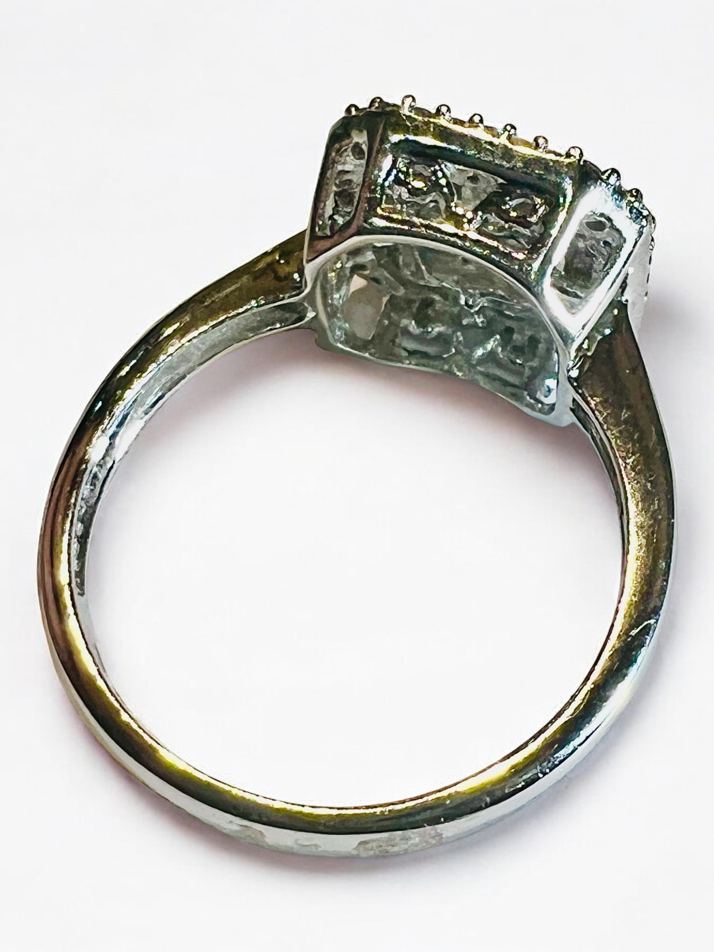Anello in oro 18 ct con pavé di diamanti in vendita 12