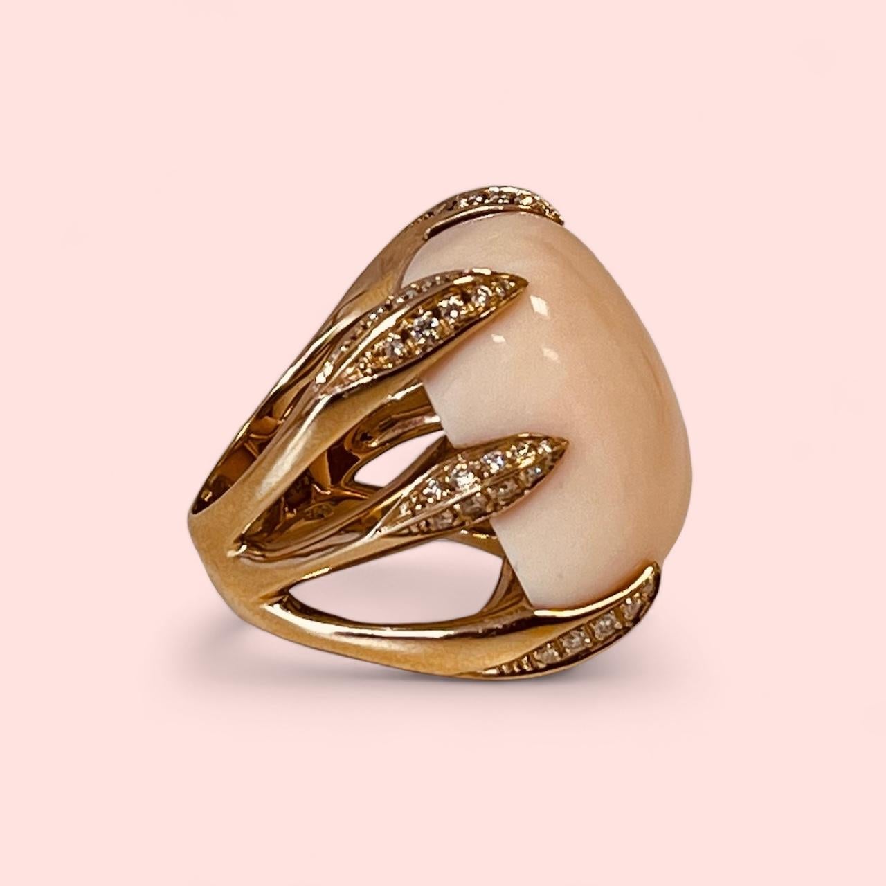 18ct Gold Ring Set With An Angel Skin Coral Held By Six Heavy Diamond Set Claws For Sale 11