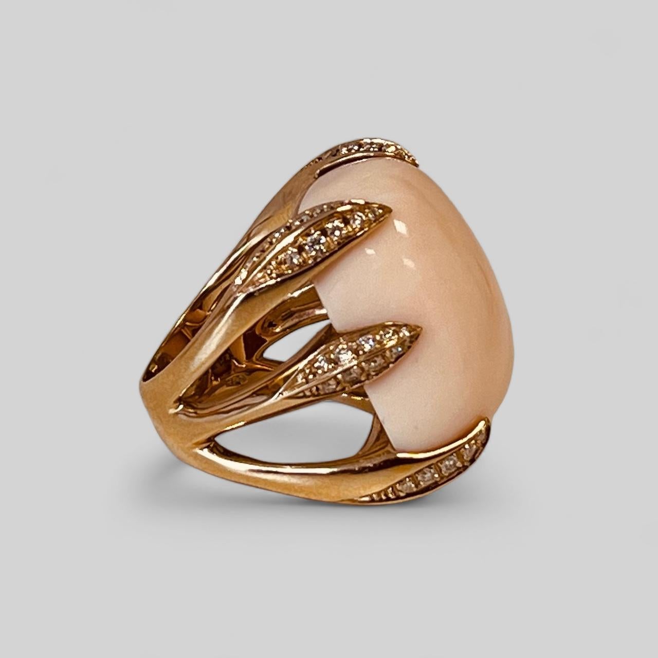 18ct Gold Ring Set With An Angel Skin Coral Held By Six Heavy Diamond Set Claws For Sale 12