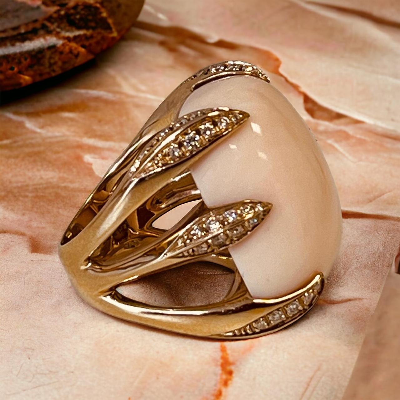 18ct Gold Ring Set With An Angel Skin Coral Held By Six Heavy Diamond Set Claws For Sale 1