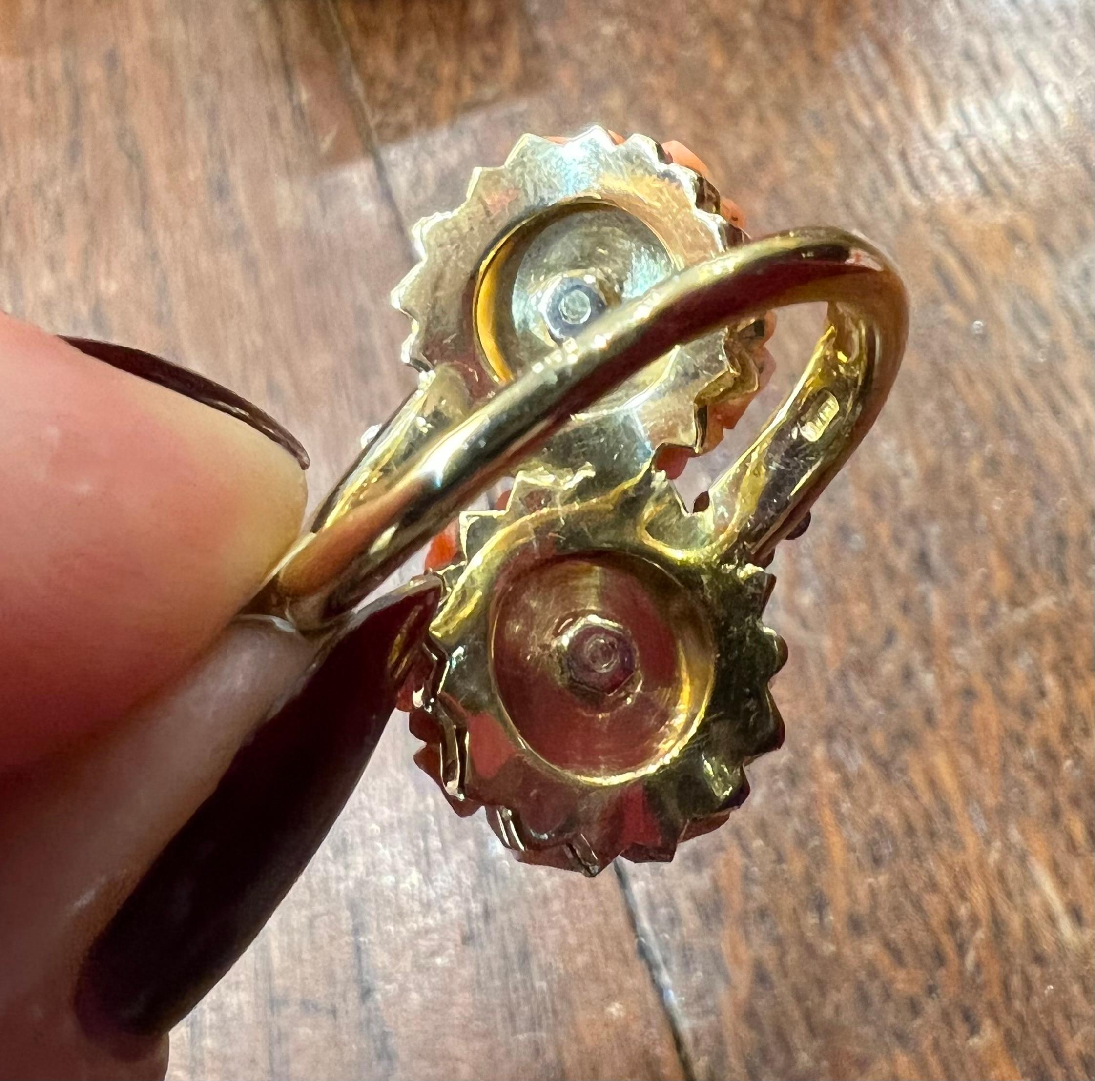 Women's 18ct Gold Ring Set With Flowers In Coral And Brilliants For Sale