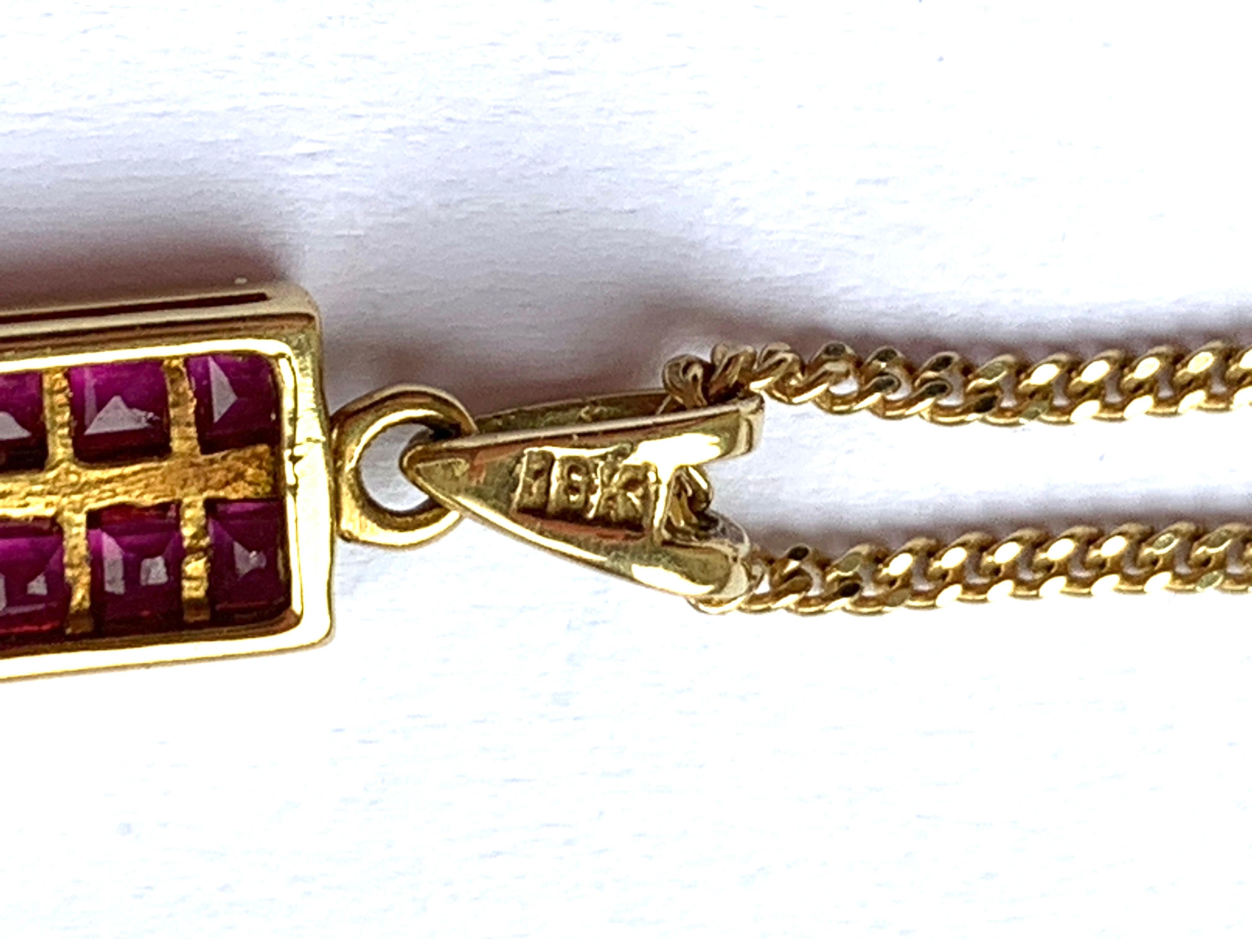 18 Carat Gold Ruby and Diamond Pendant and 18 Carat Gold Chain In Good Condition For Sale In London, GB