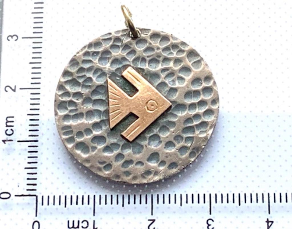 18ct Gold & Silver 925 Peruvian Handmade Pendant by Vicky In Good Condition In London, GB