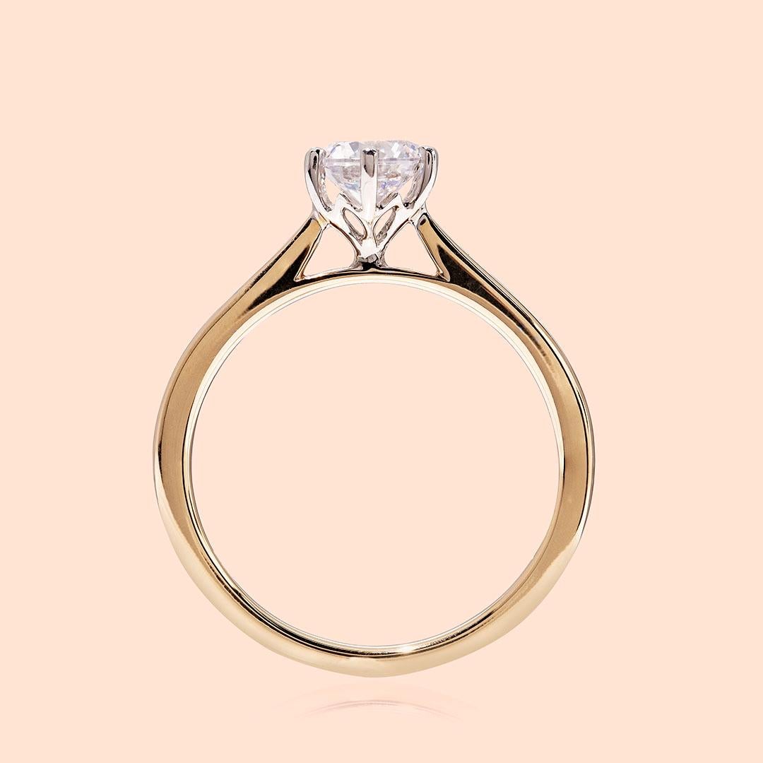 Contemporary 18ct Gold Solitaire Round Brilliant Cut Diamond Ring For Sale
