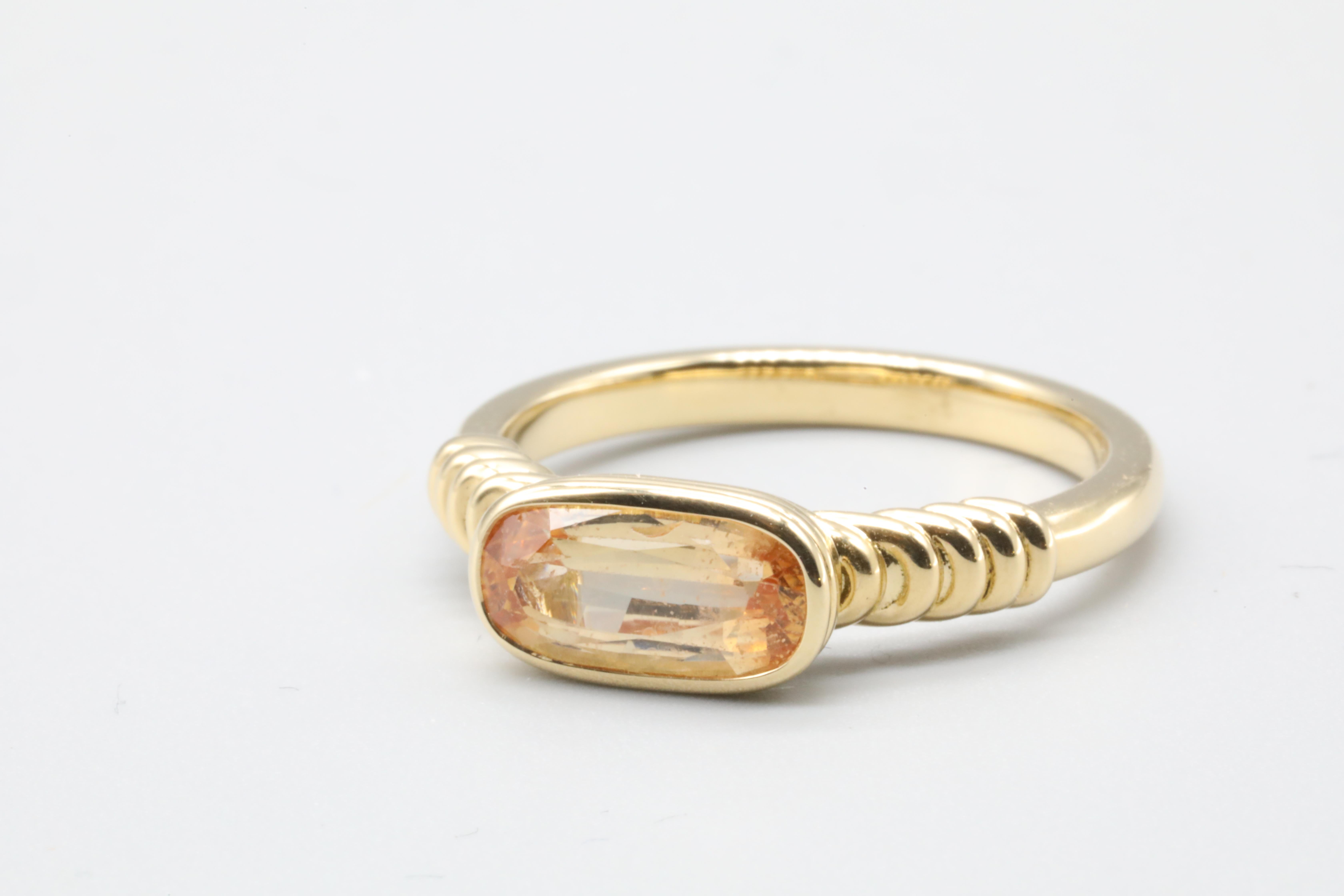 Oval Cut 18ct Gold & Sri Lankan Oval Peach Sapphire Ring For Sale
