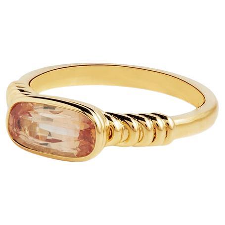 18ct Gold & Sri Lankan Oval Peach Sapphire Ring For Sale
