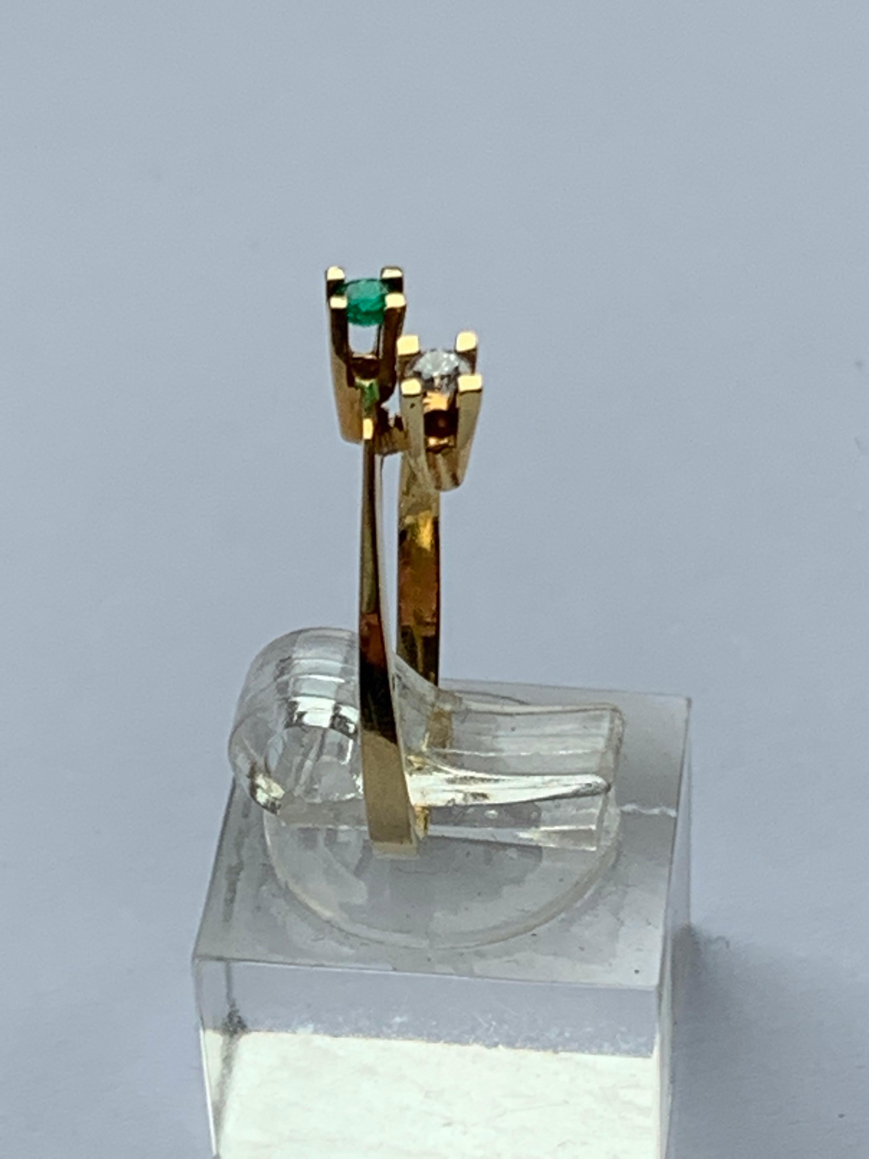 Contemporary 18ct Gold Emerald & Diamond Ring  For Sale