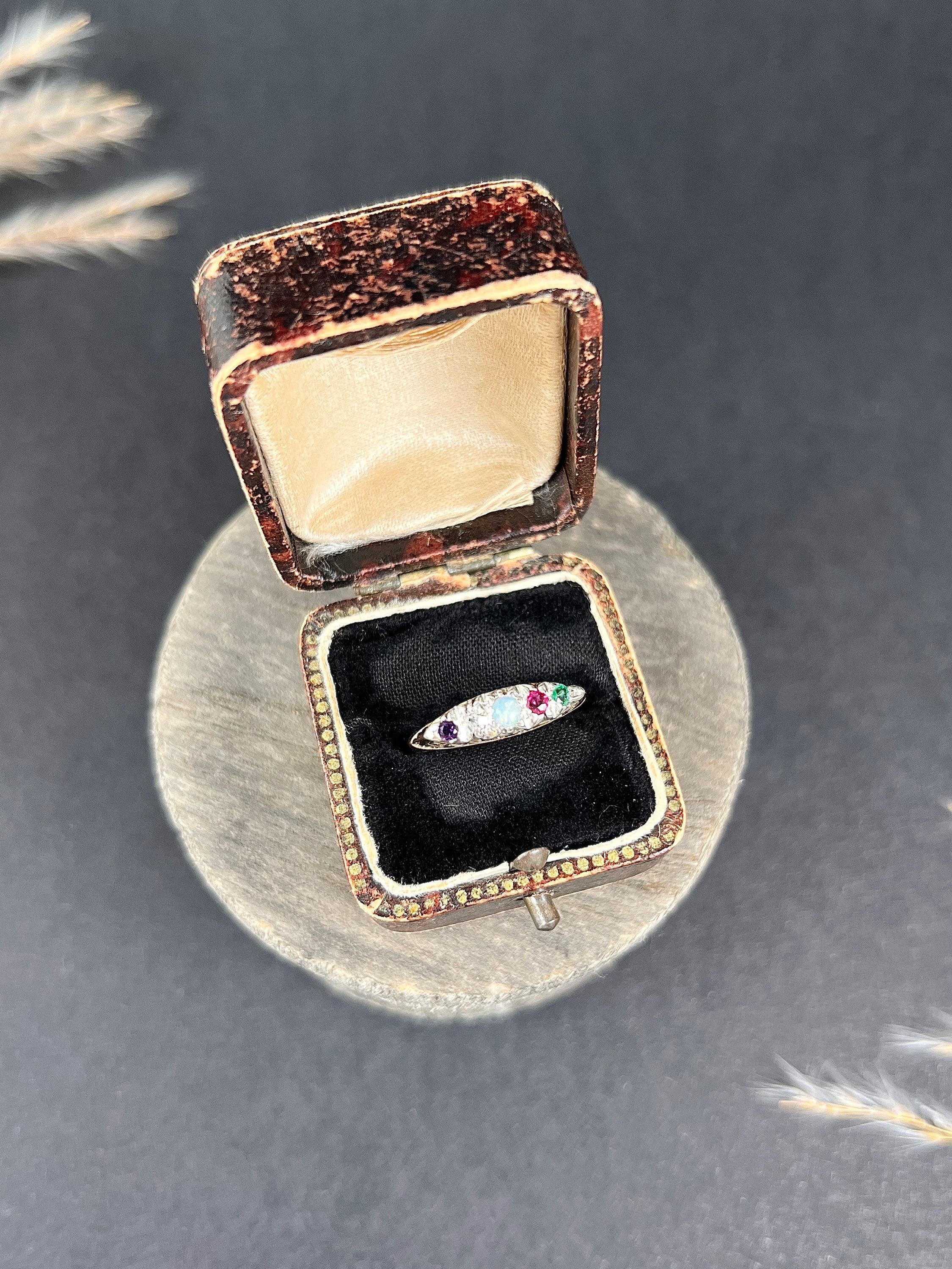 Round Cut 18ct Gold Victorian ADORE Amethyst, Diamond, Opal, Ruby & Emerald Acrostic Ring For Sale